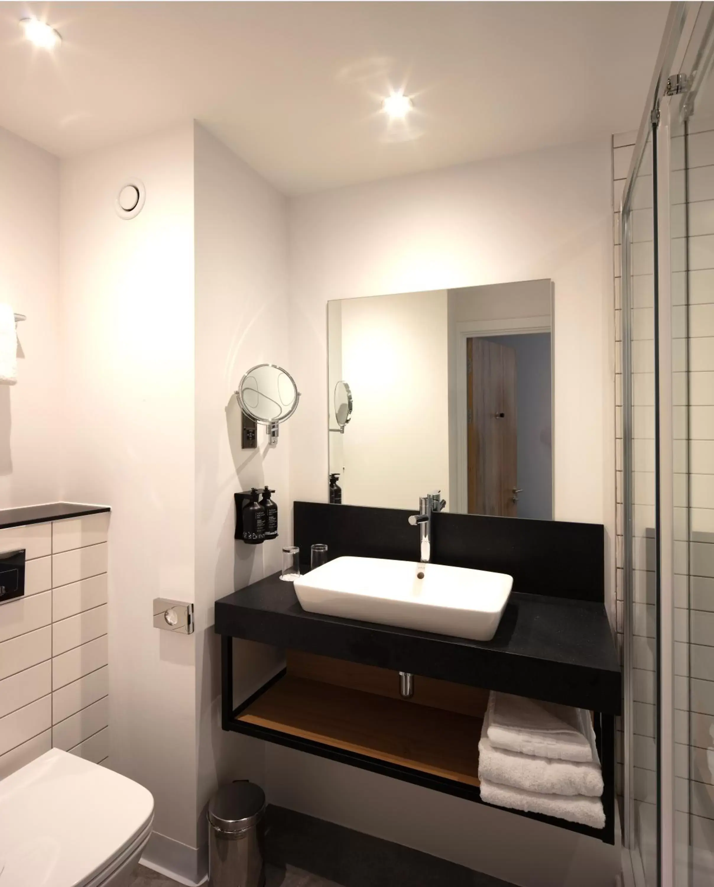 Bathroom in Holiday Inn - Sunderland, an IHG Hotel