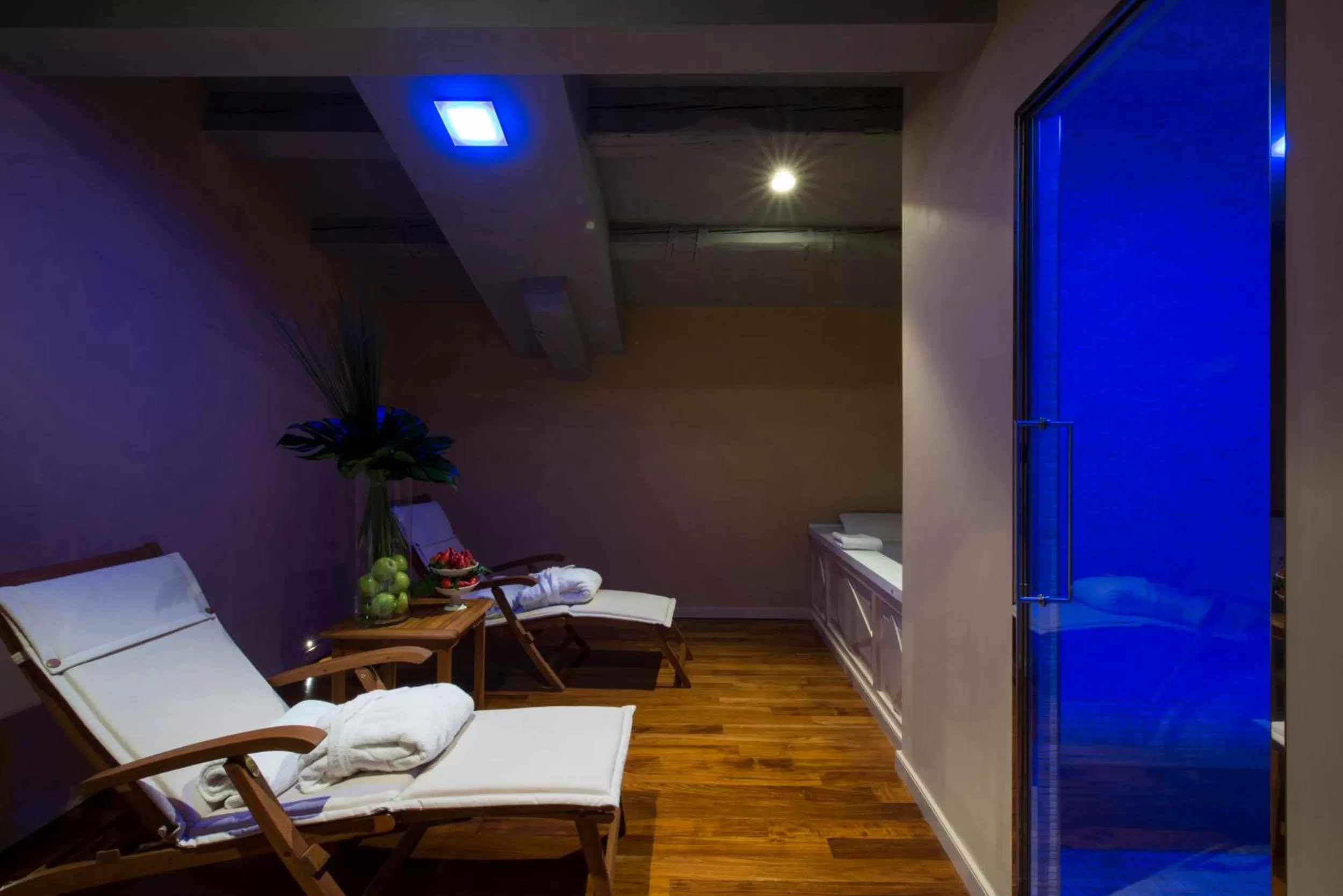 Hot Tub in Antica Torre Tornabuoni