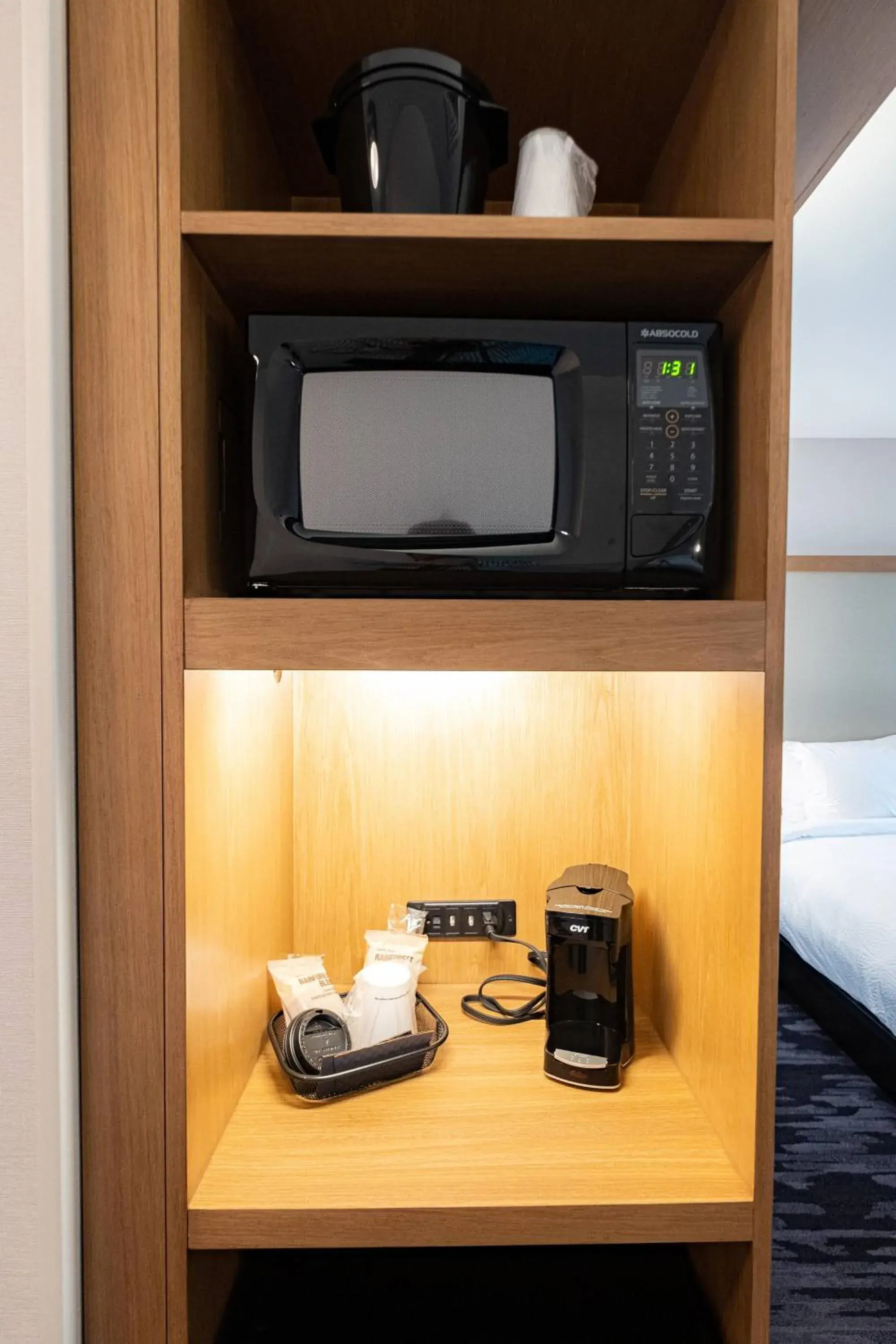 Photo of the whole room, Kitchen/Kitchenette in Fairfield by Marriott Inn & Suites Fond du Lac