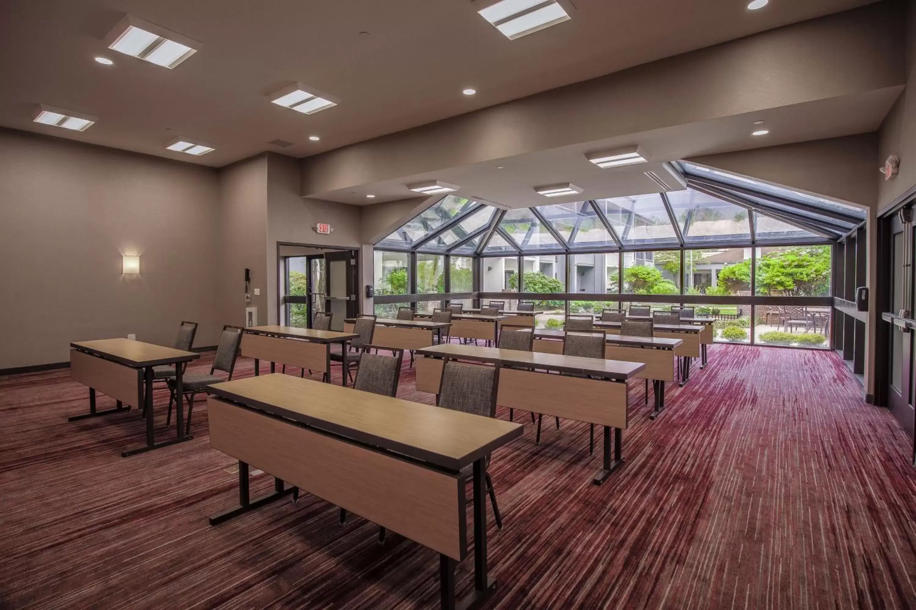 Meeting/conference room in Courtyard by Marriott Lincroft Red Bank