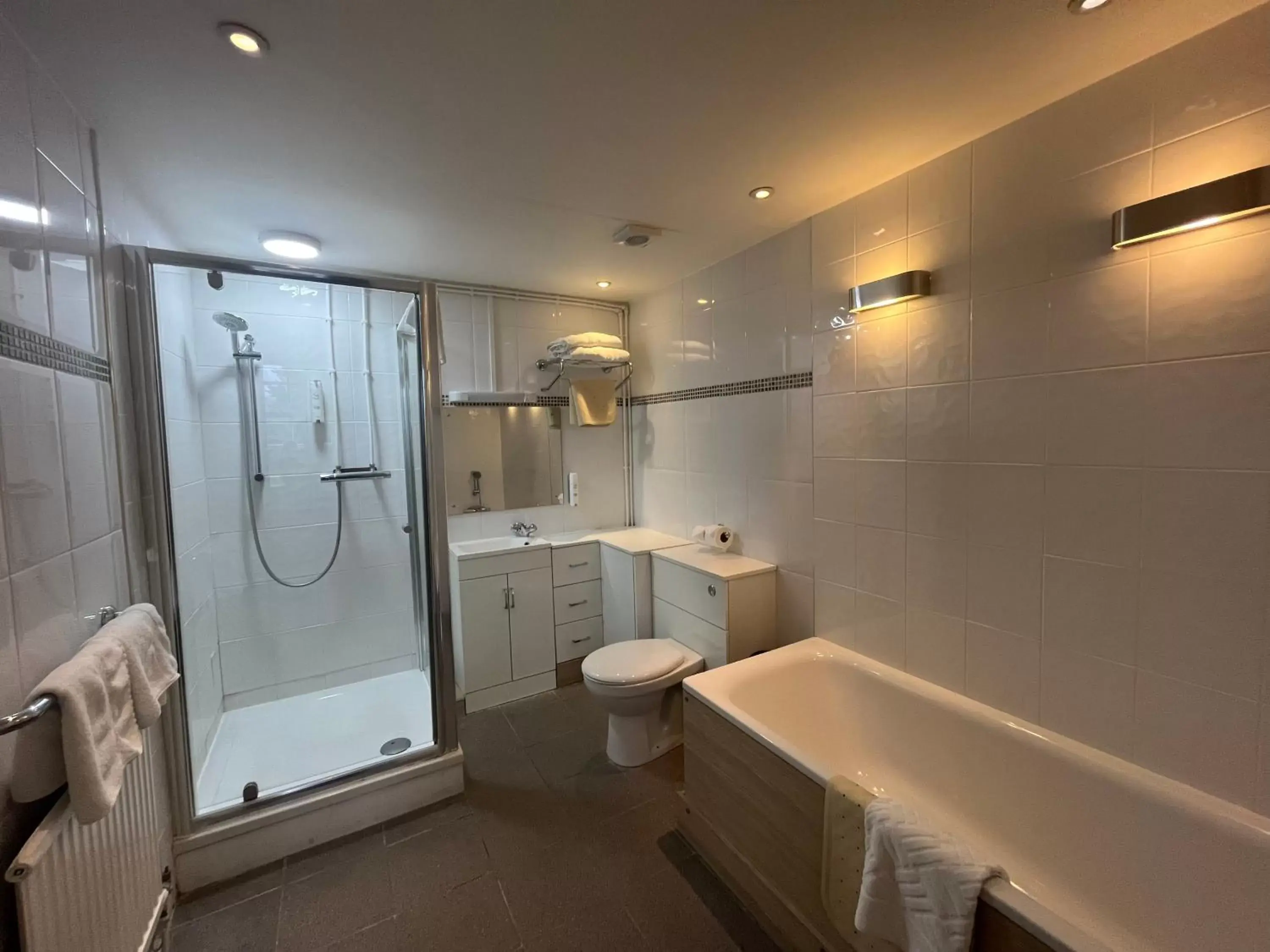 Shower, Bathroom in Avisford Park Hotel