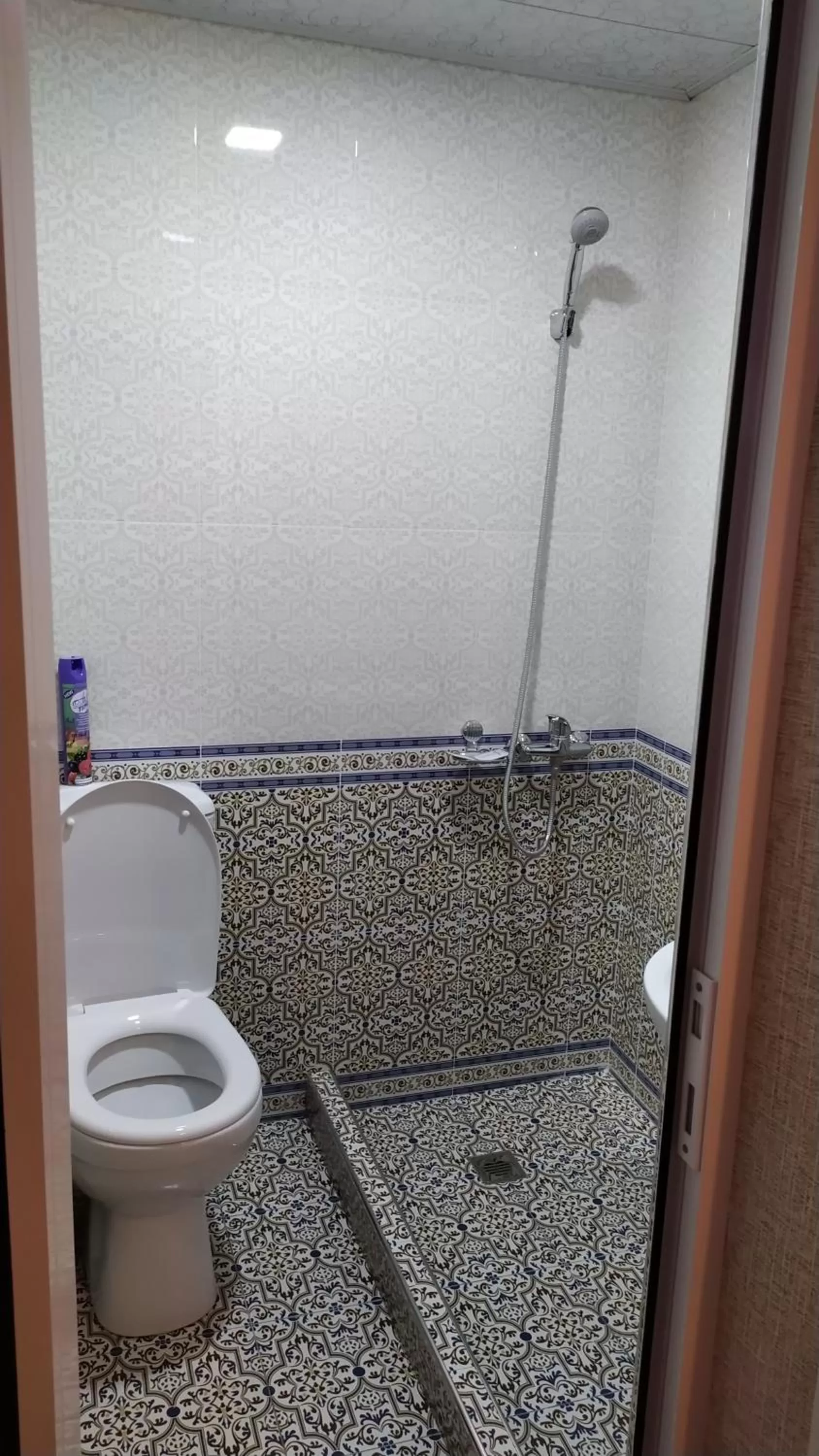 Bathroom in Alisher B&B Chorbog'