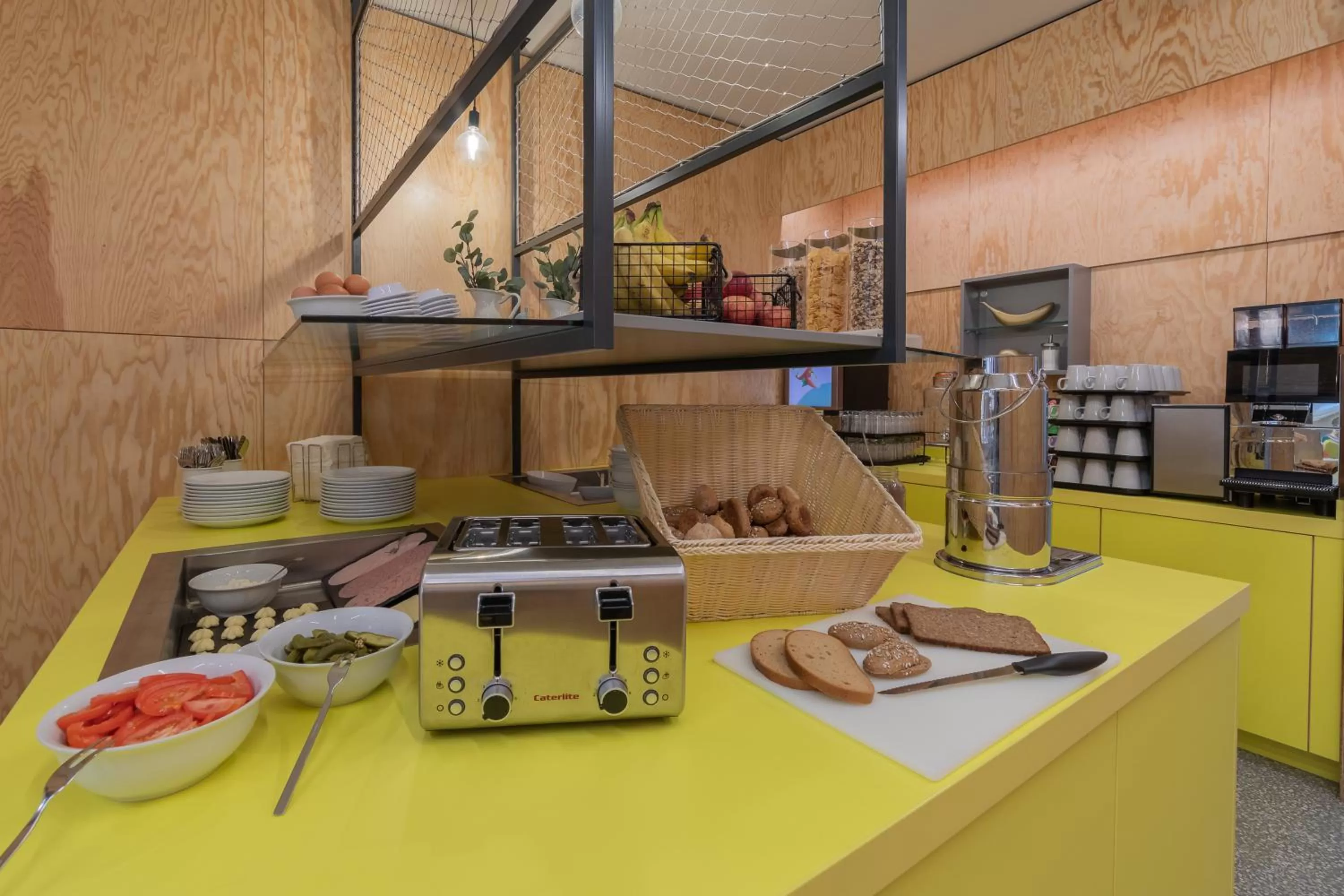 Breakfast in MEININGER Hotel Innsbruck Zentrum