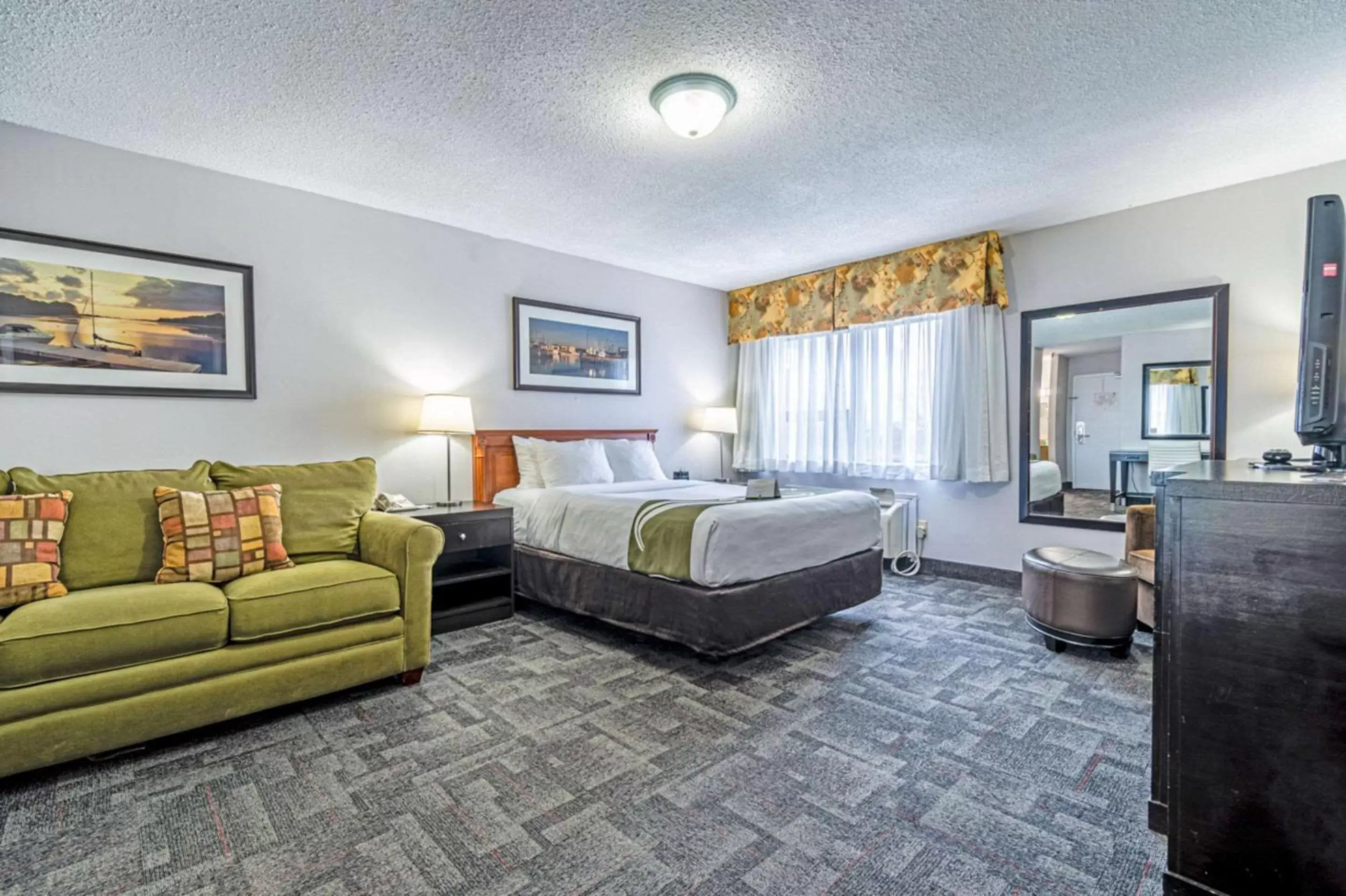Photo of the whole room in Quality Inn Halifax Airport