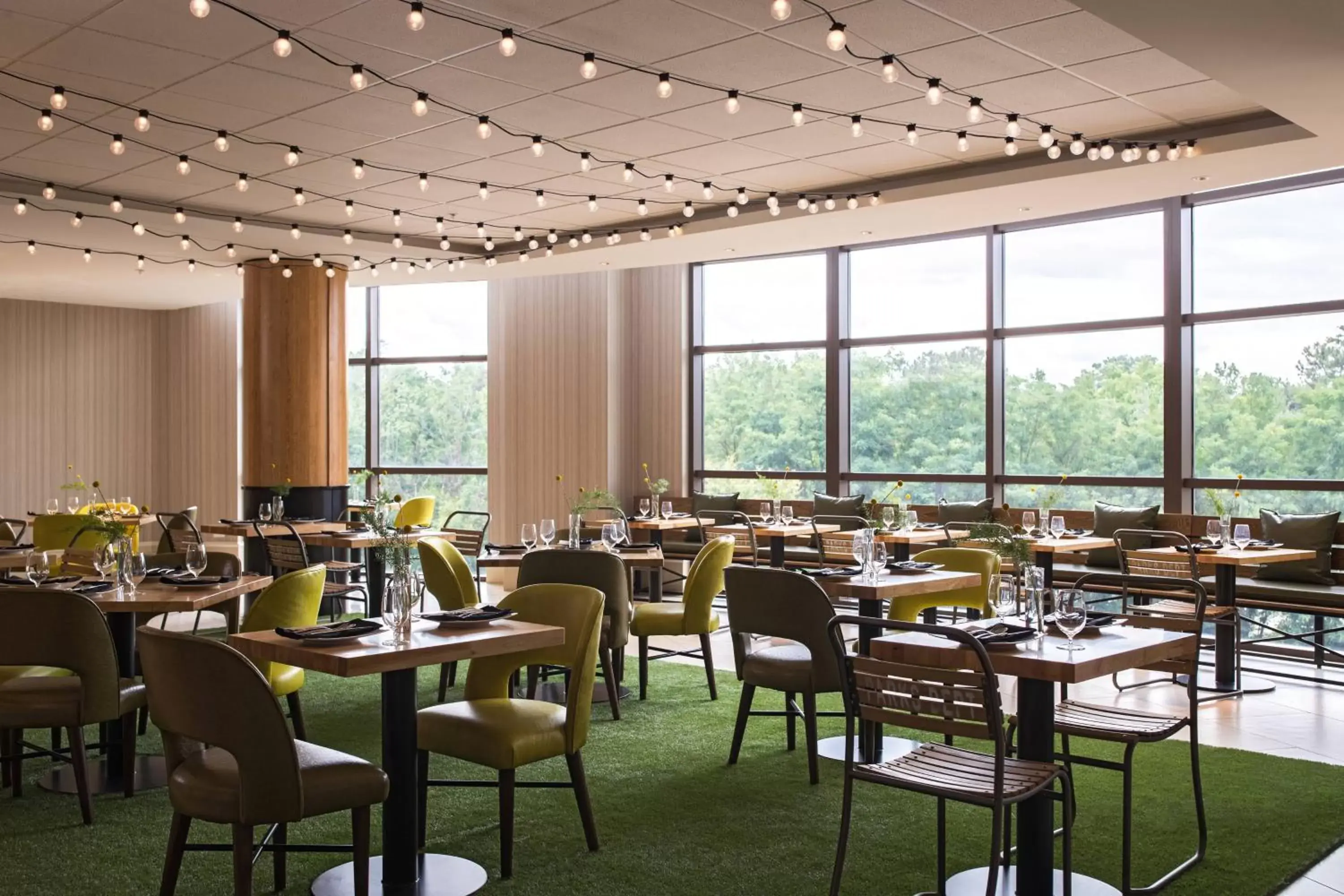 Restaurant/Places to Eat in Renaissance Raleigh North Hills Hotel