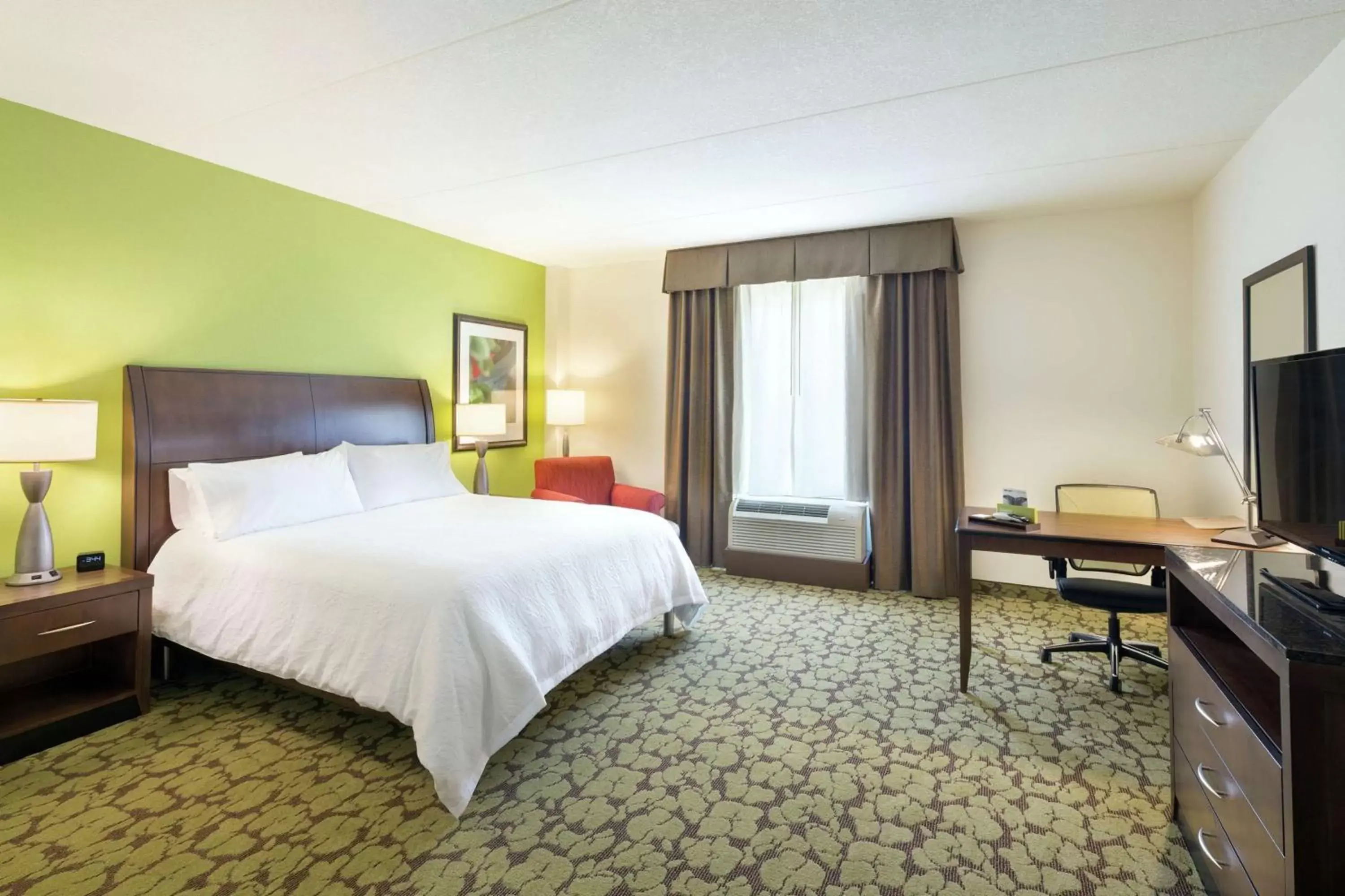 Bedroom, Bed in Hilton Garden Inn Pascagoula