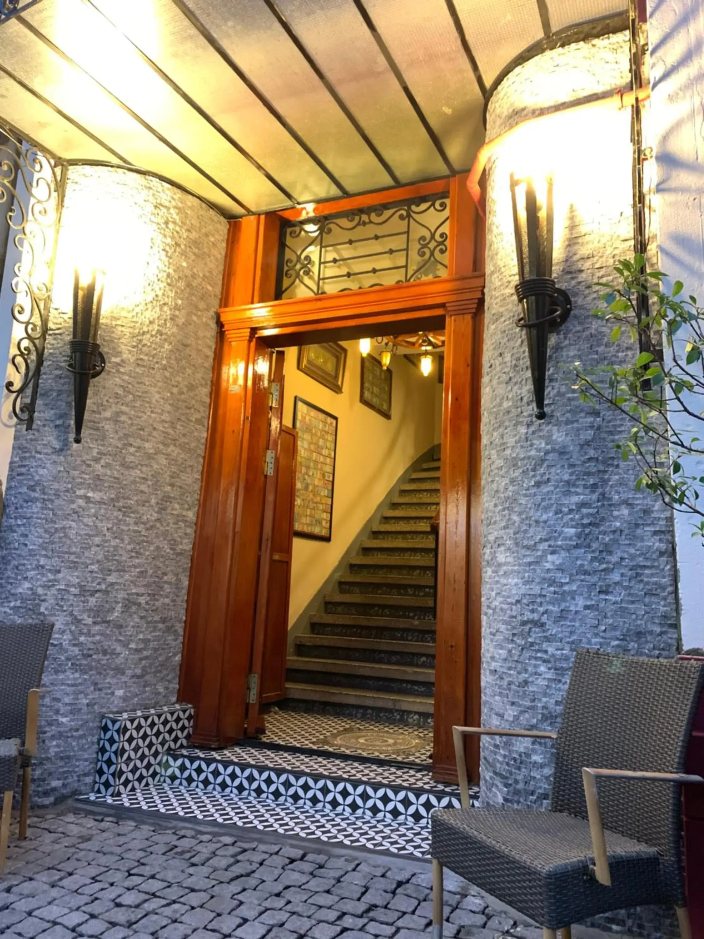 Facade/entrance in Antique Hostel Facade/entrance in Antique Hostel