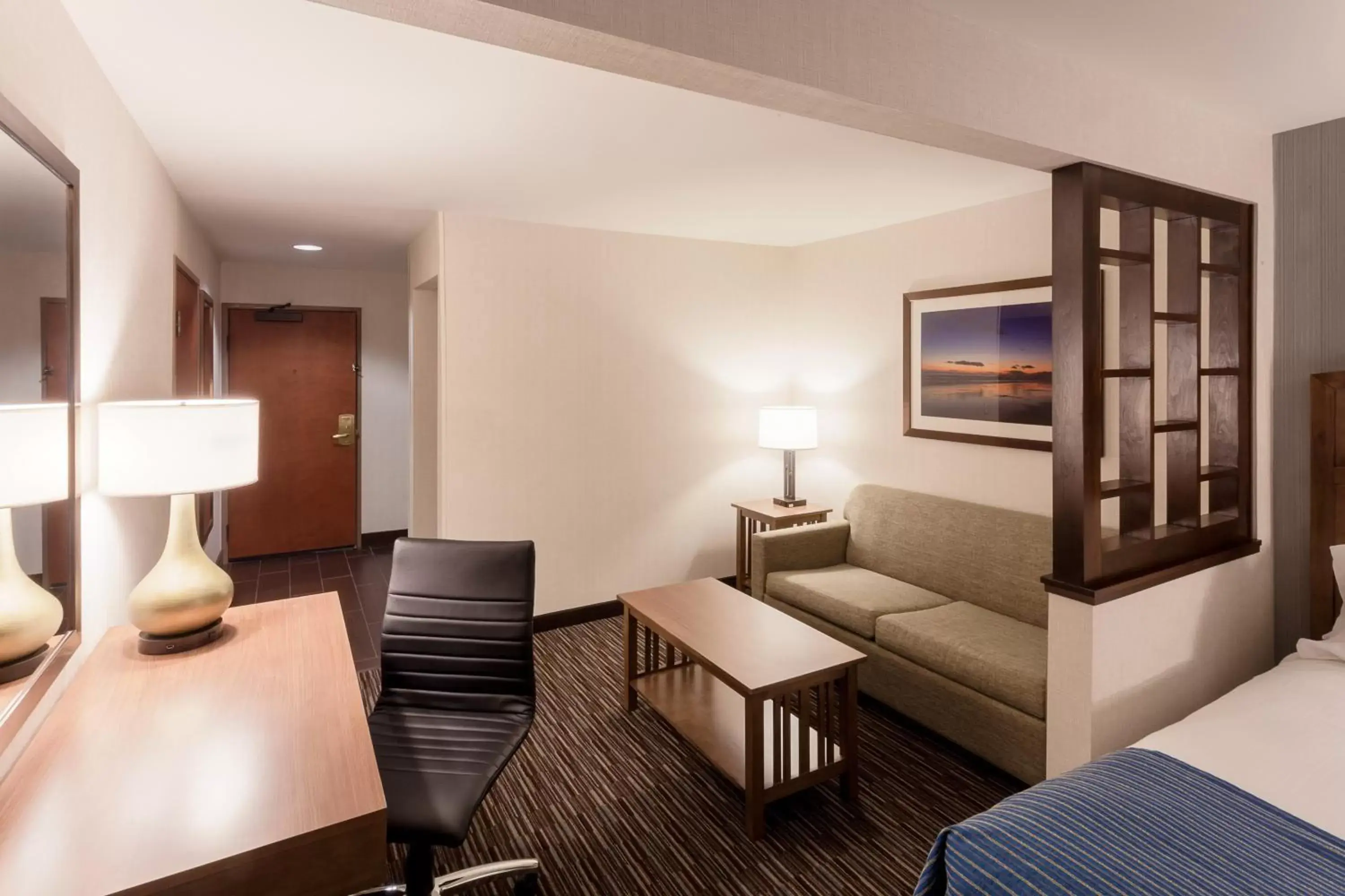 Photo of the whole room, Seating Area in Holiday Inn Express & Suites Carpinteria, an IHG Hotel