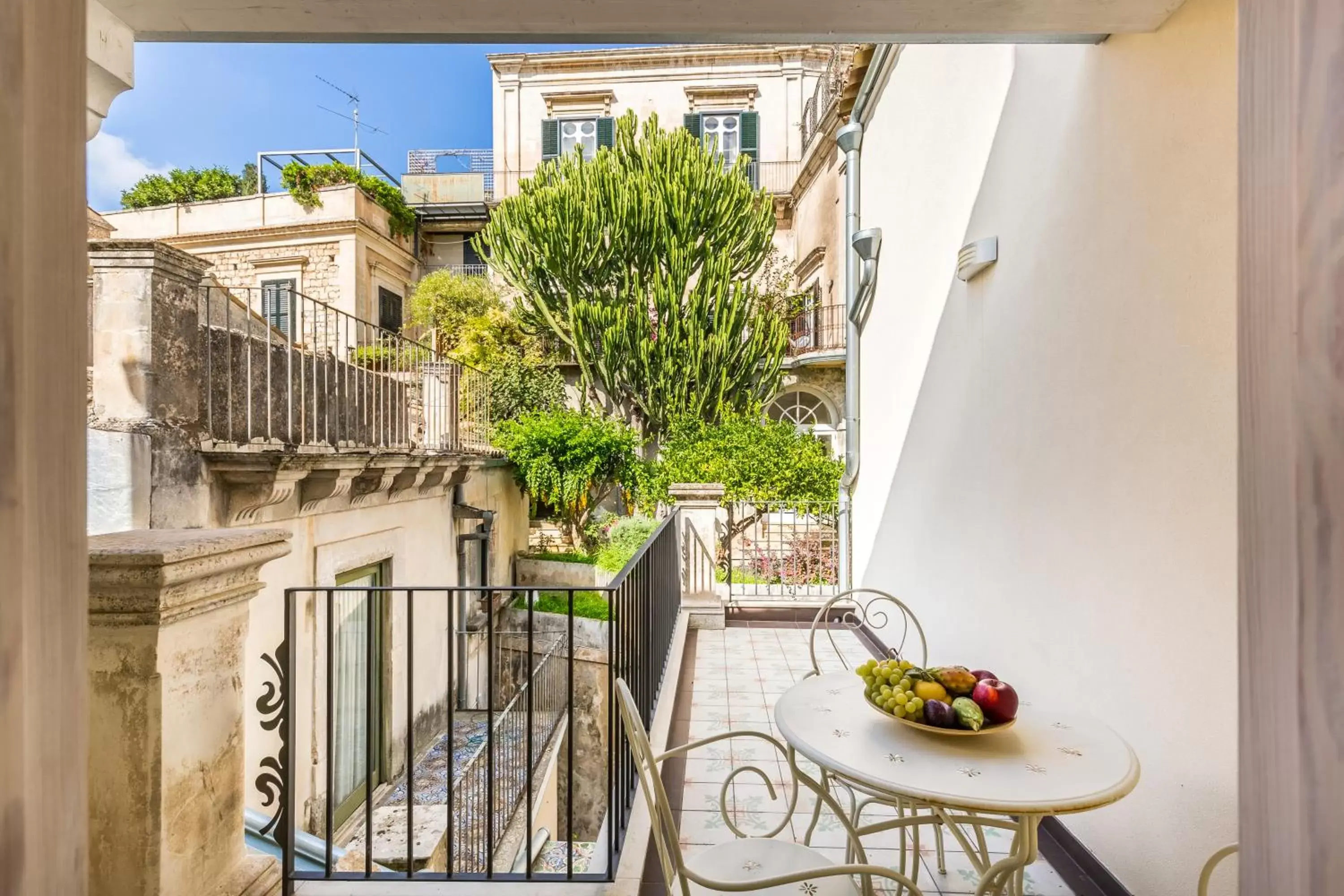 Balcony/Terrace in Modica for Family - Rooms and Apartments