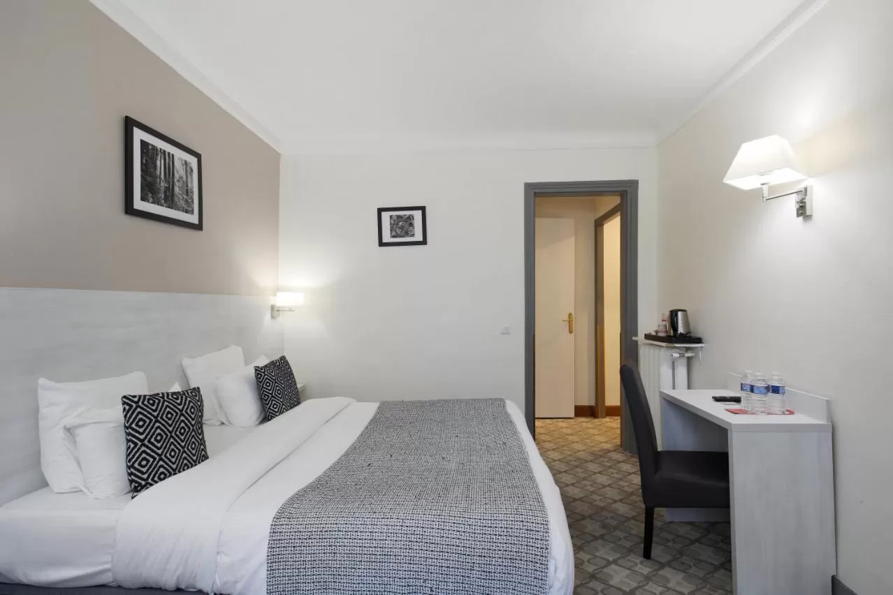 Bed in Grand Hôtel Des Gobelins