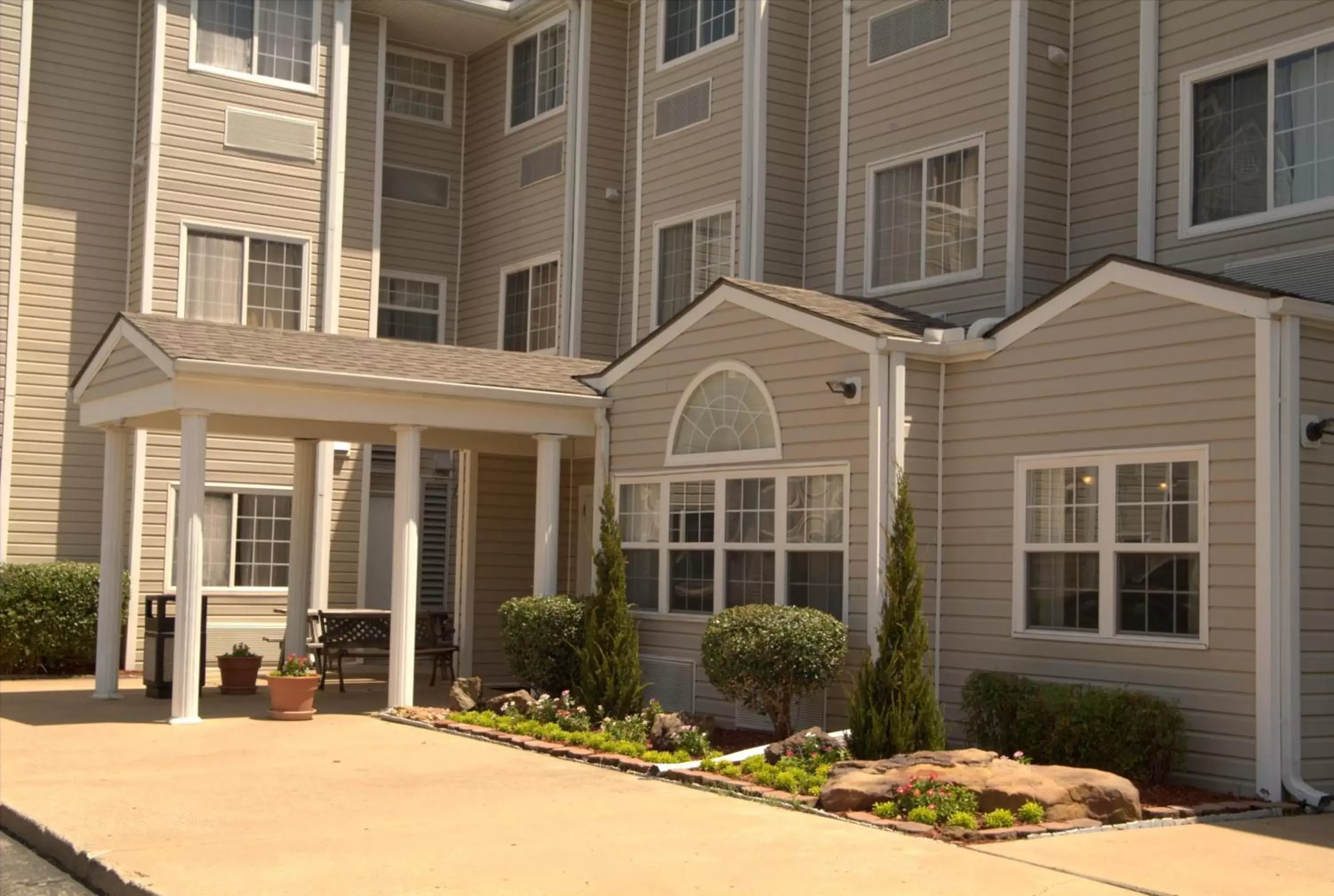 Facade/entrance, Property Building in Expo Inn