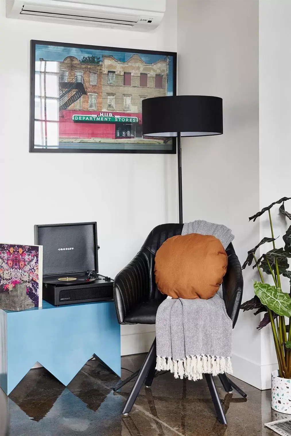 TV/Entertainment Center in Maison Sainte-Thérèse By Maisons & co