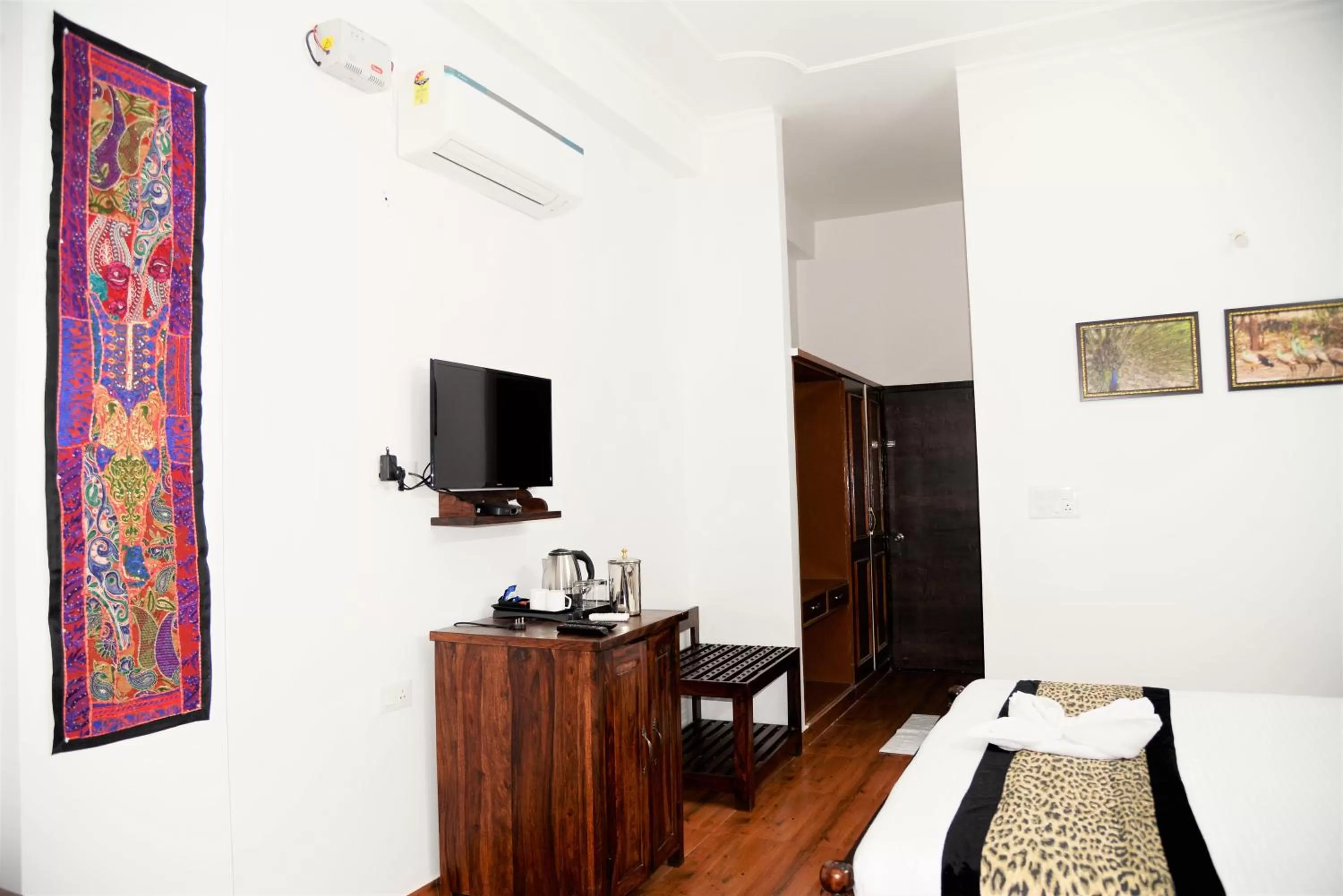 Coffee/tea facilities in Omak Tiger Seven