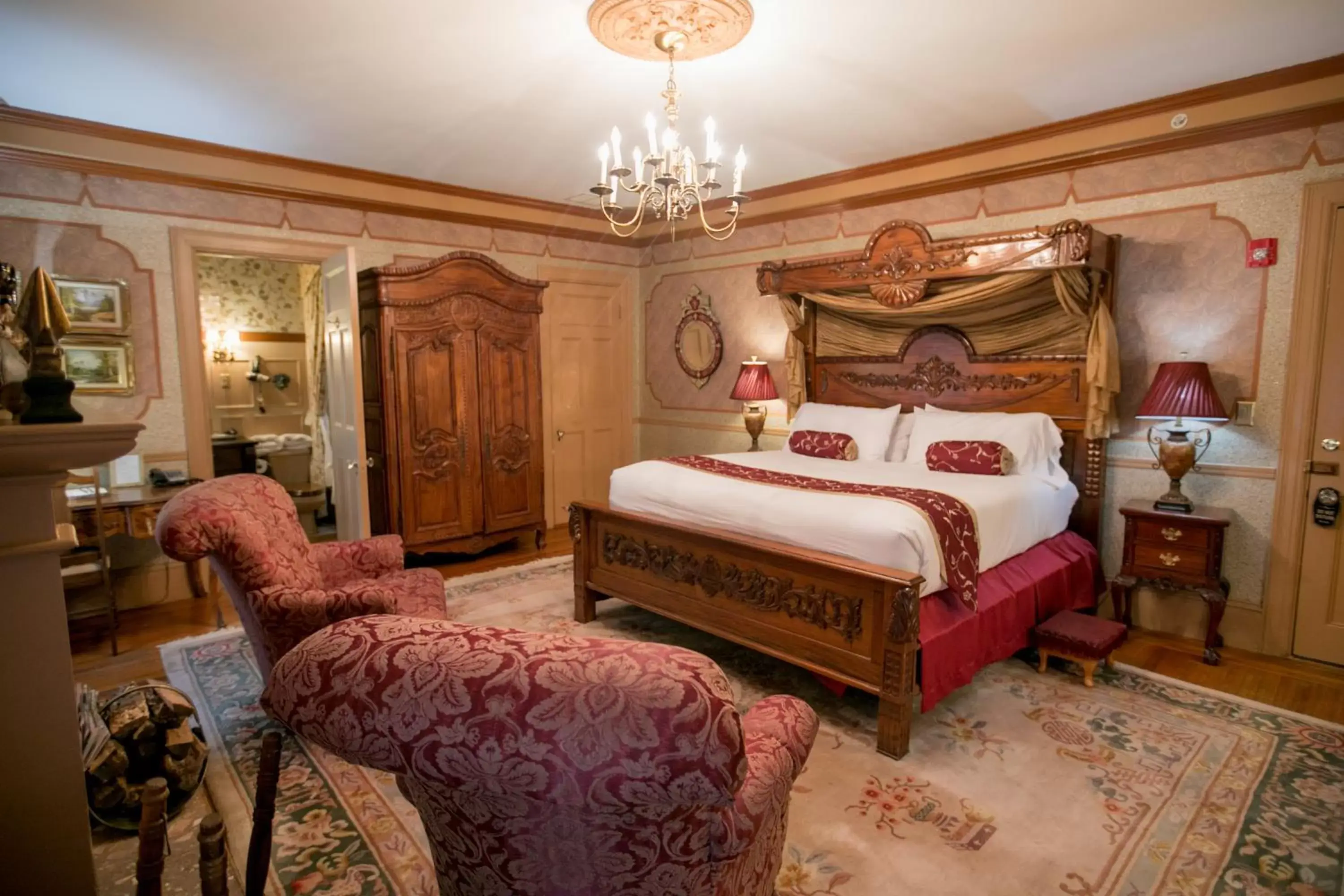 Bed in Gramercy Mansion