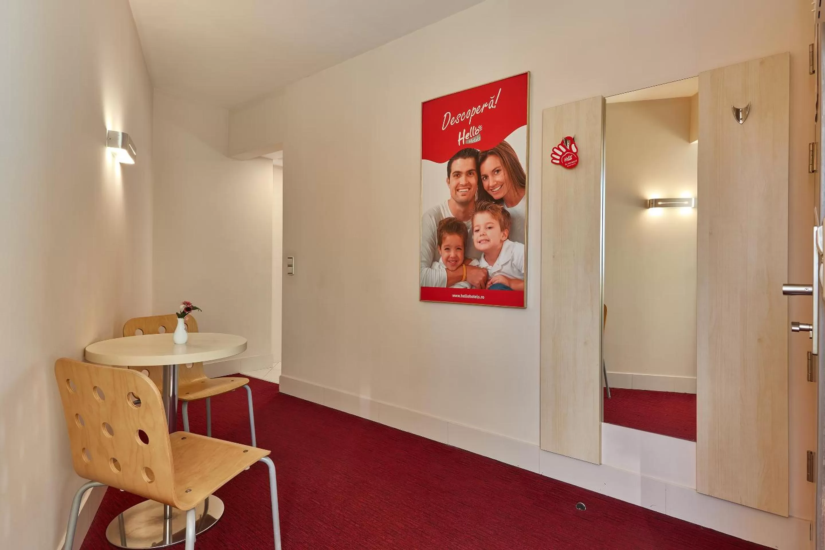 Seating area in Hello Hotels Bucuresti Gara de Nord