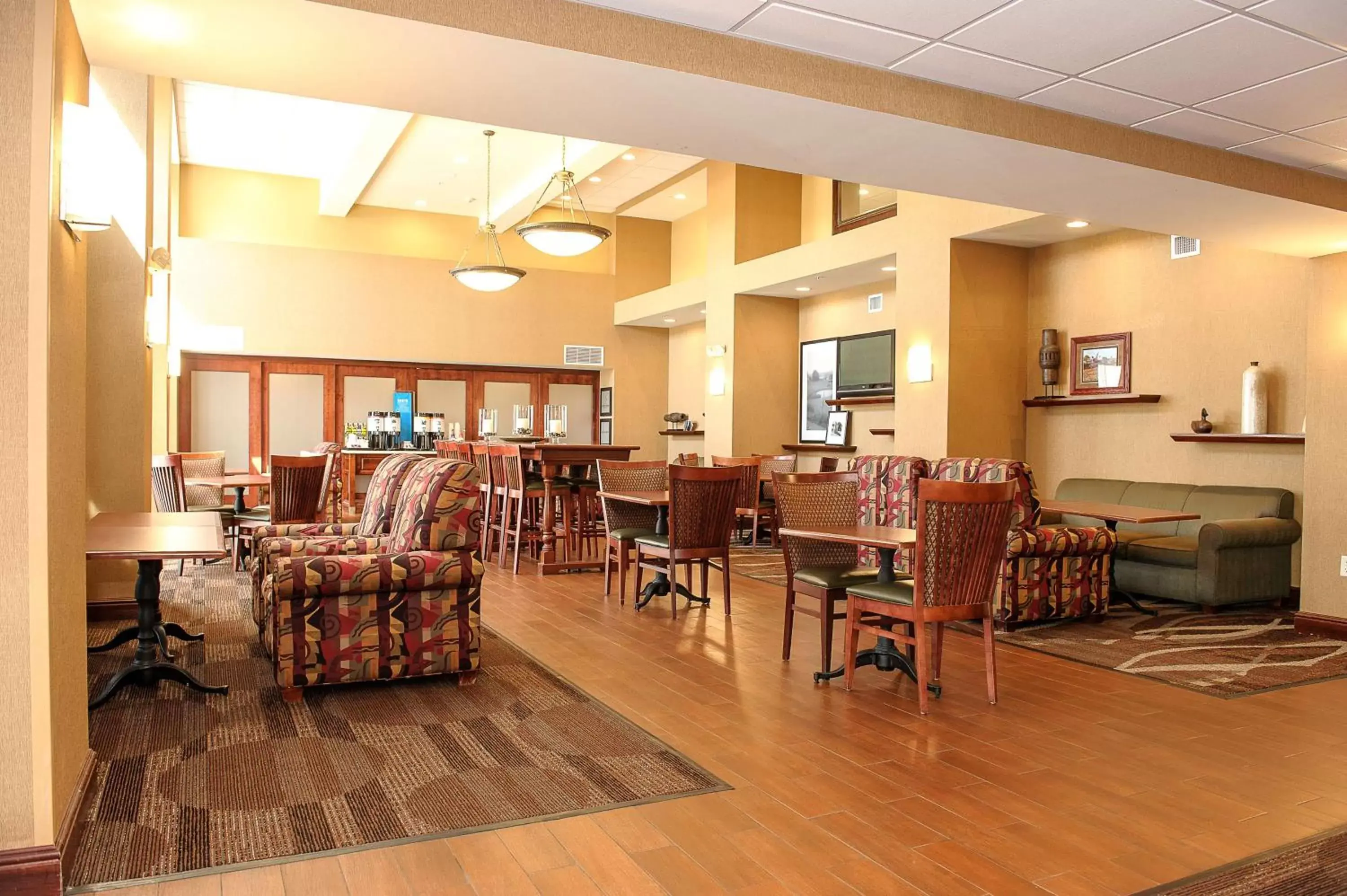 Lobby or reception, Restaurant/Places to Eat in Hampton Inn & Suites Brookings