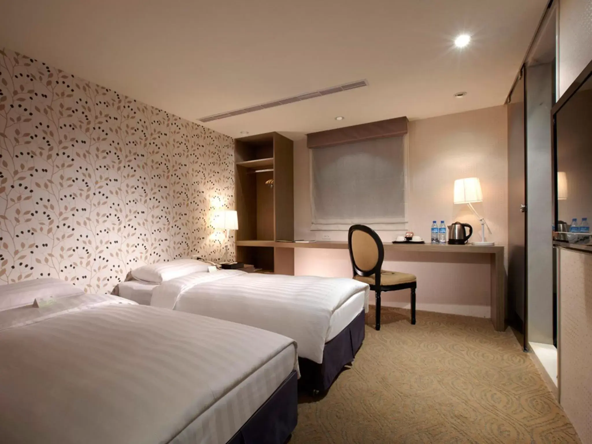 Bedroom, Bed in RF Hotel - Zhongxiao