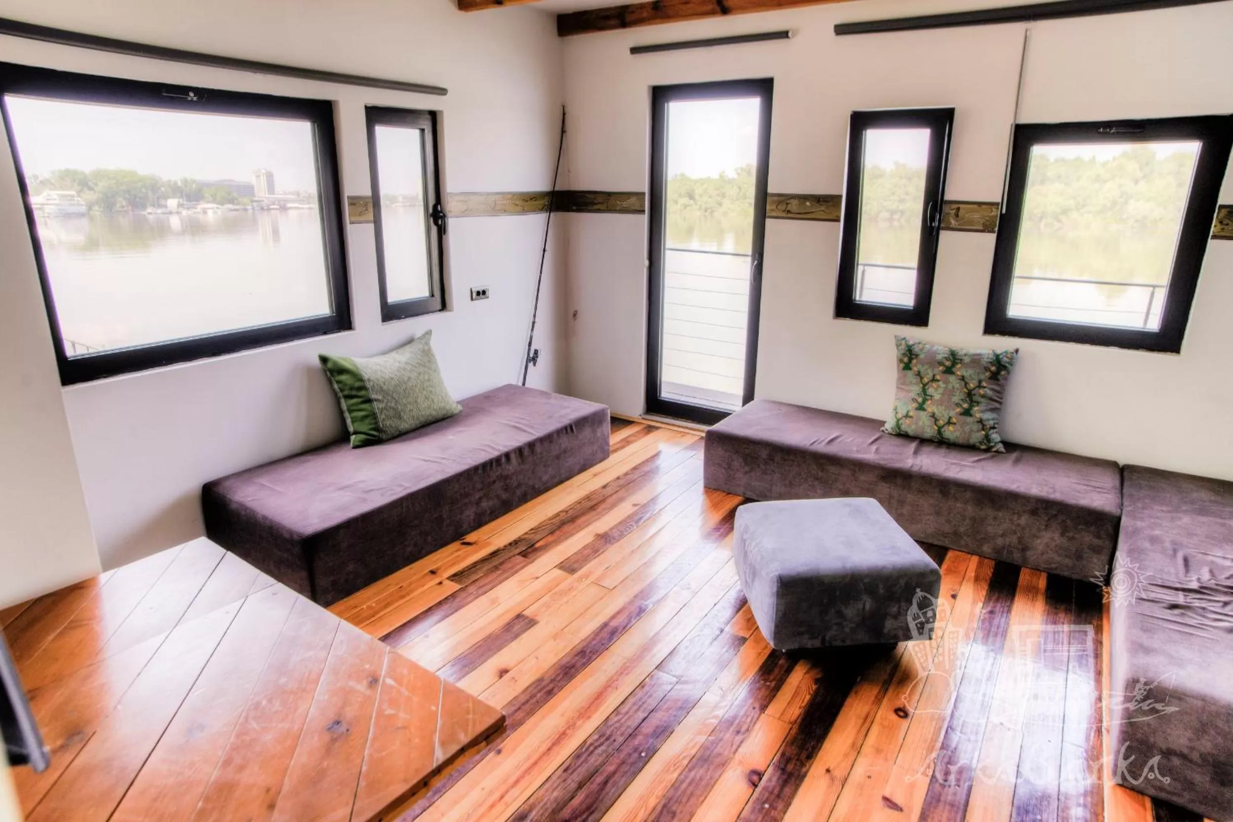 Spring in ArkaBarka 2- Floating Dream Rooms and Apartments