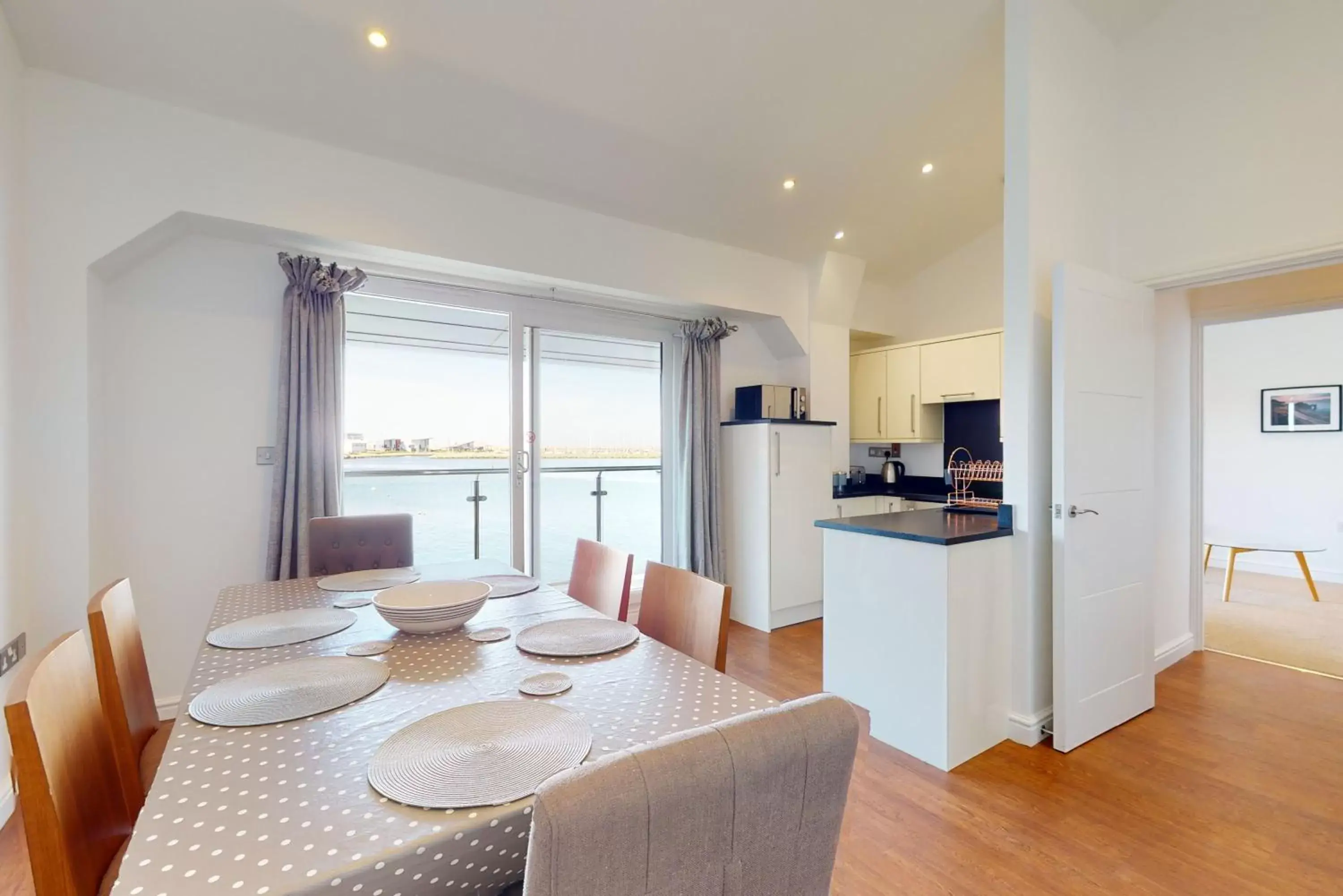 Dining Area in Crabbers' Wharf