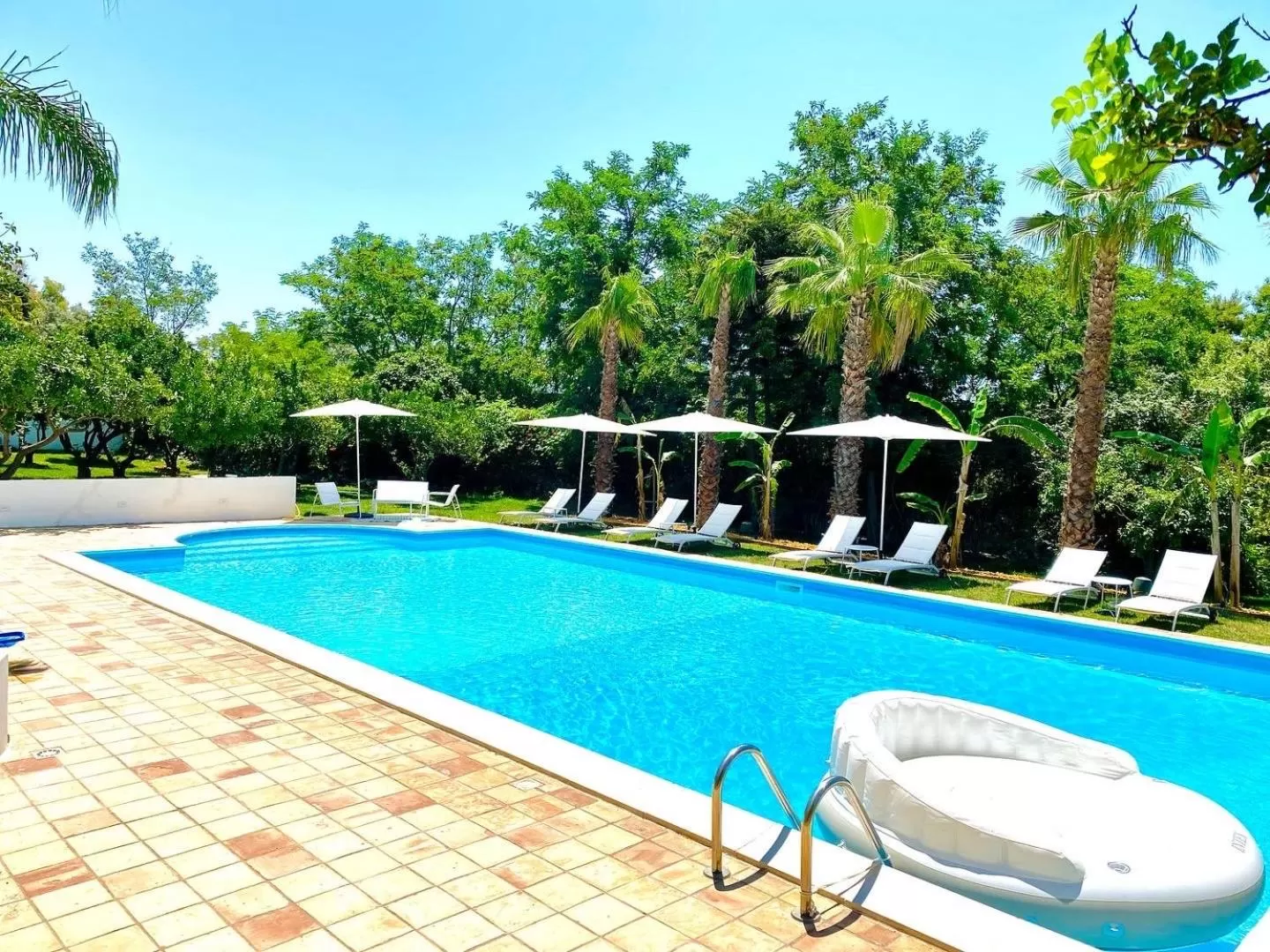 Pool view, Swimming Pool in Emesh Boutique Suite