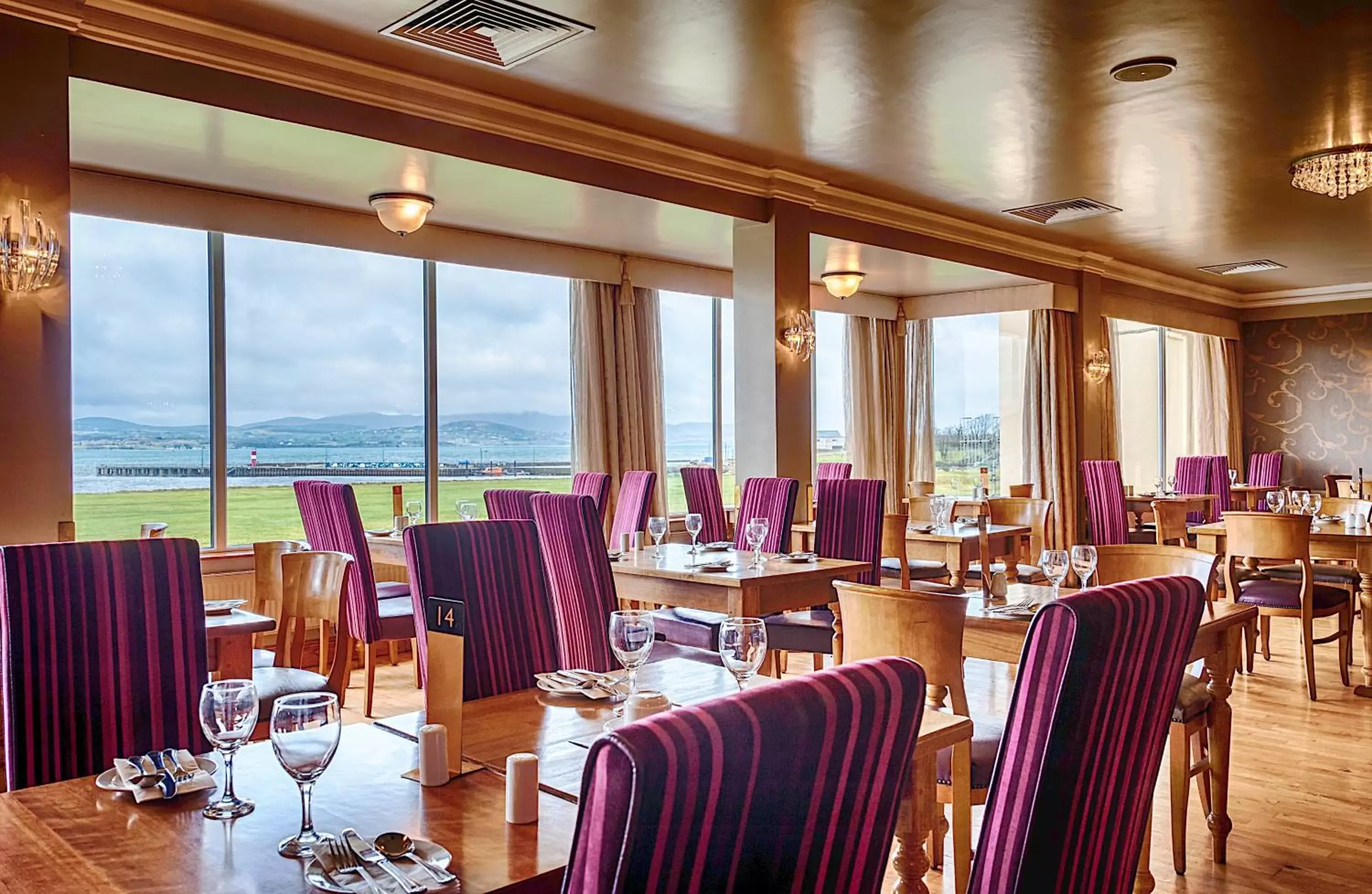 Restaurant/Places to Eat in Inishowen Gateway Hotel
