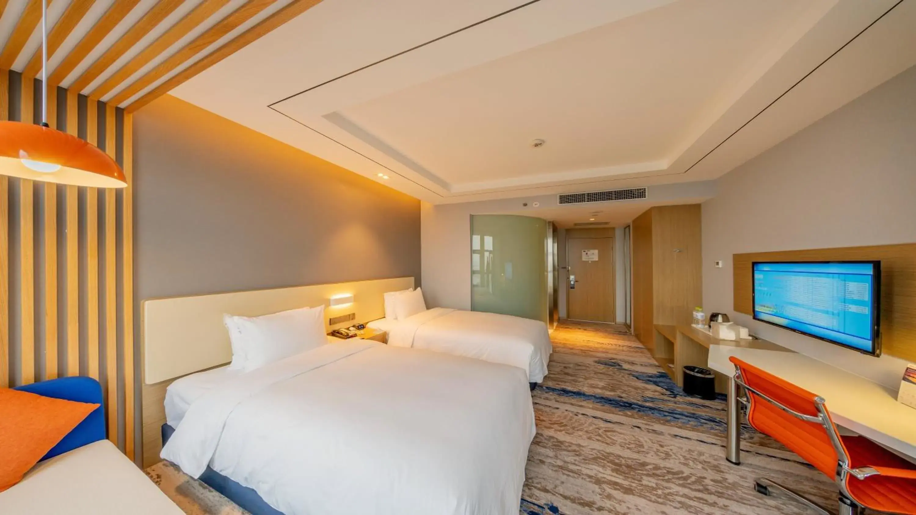 Photo of the whole room, Bed in Holiday Inn Express Linyi Riverside, an IHG Hotel