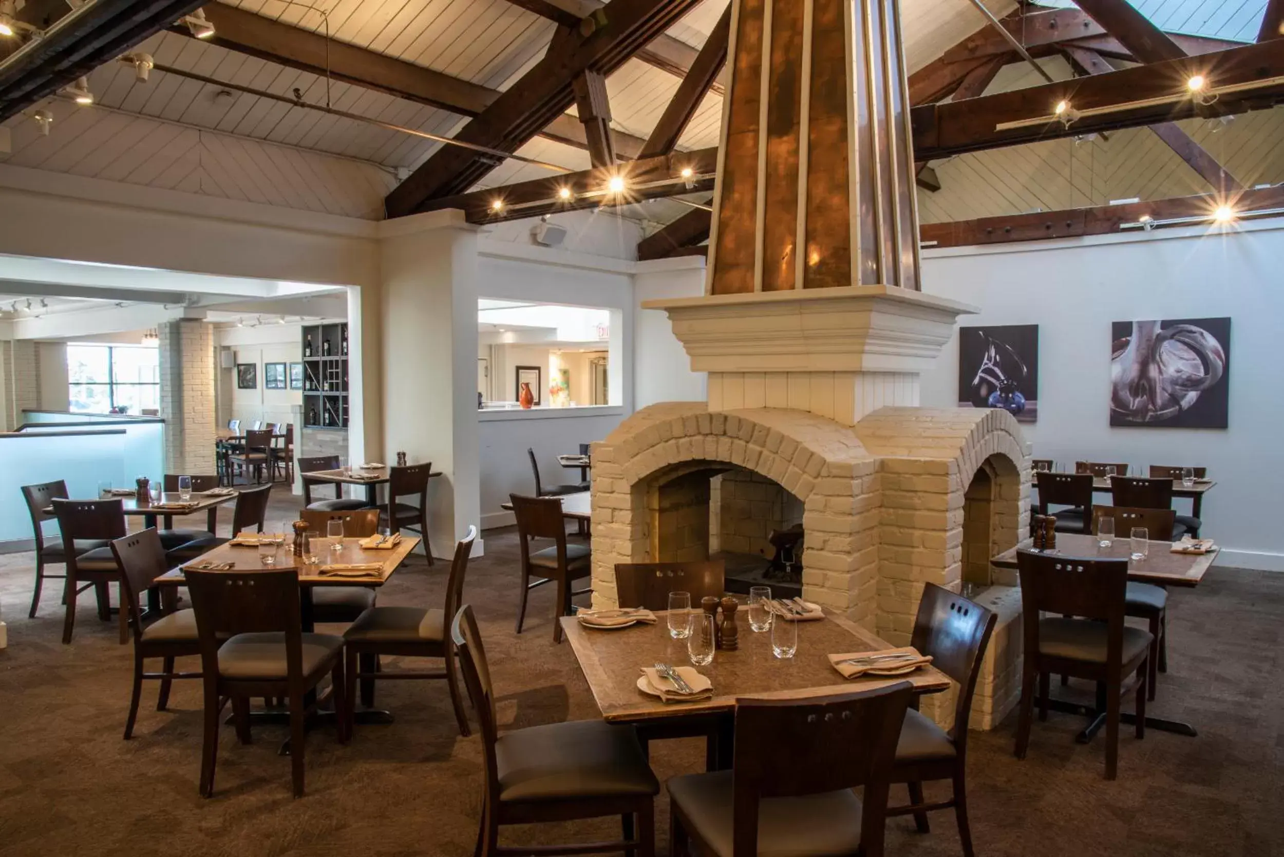 Restaurant/Places to Eat in Blue Mountain Resort Inn