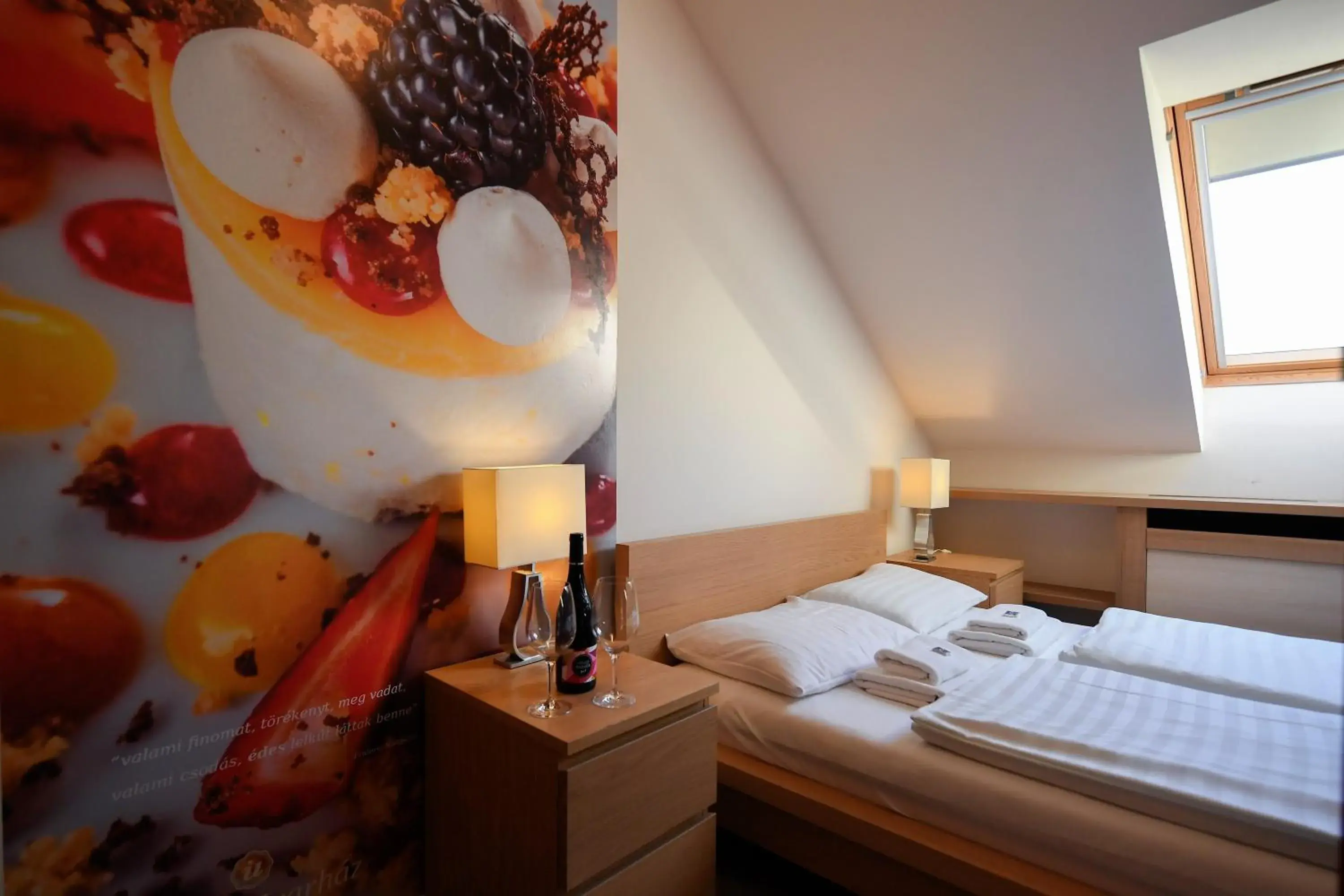 Photo of the whole room, Bed in Imola Udvarház Dessert Hotel