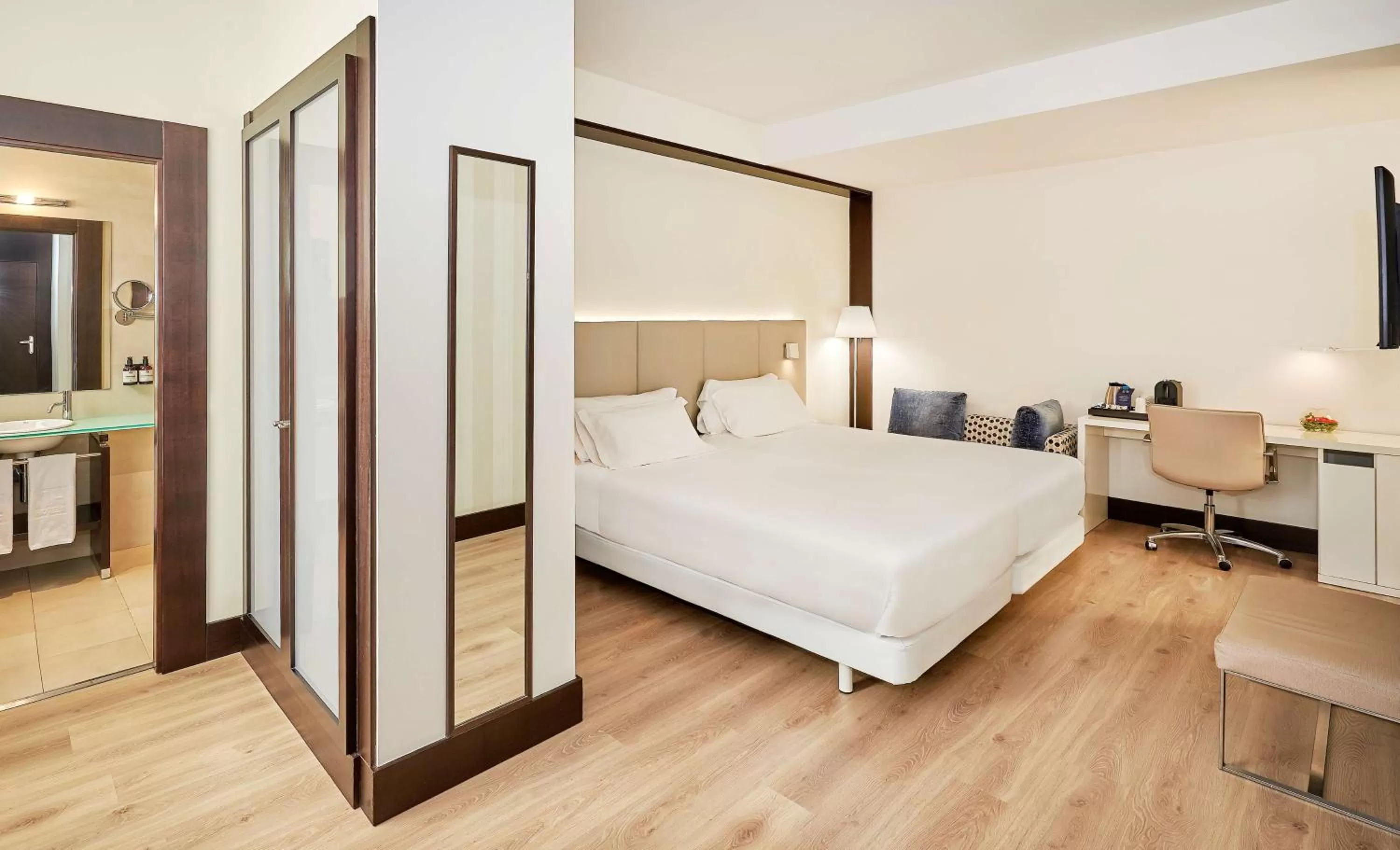 Superior Twin Room in NH Madrid Lagasca