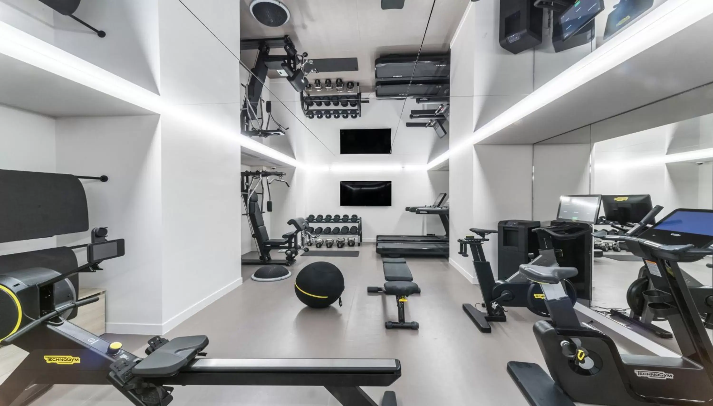 Fitness centre/facilities, Fitness Center/Facilities in Kimpton - St Honoré Paris, an IHG Hotel