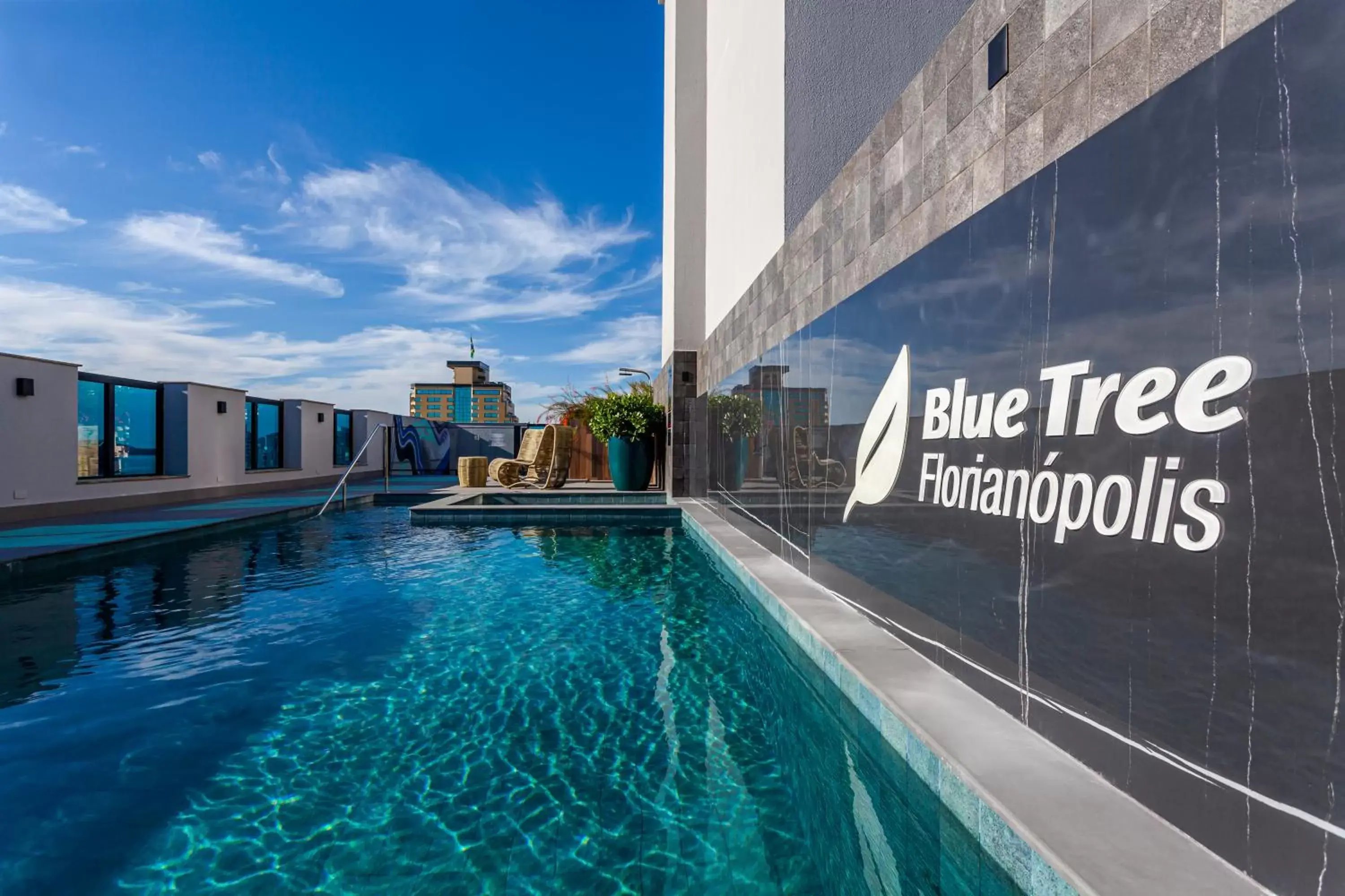 Swimming Pool in Blue Tree Premium Florianópolis
