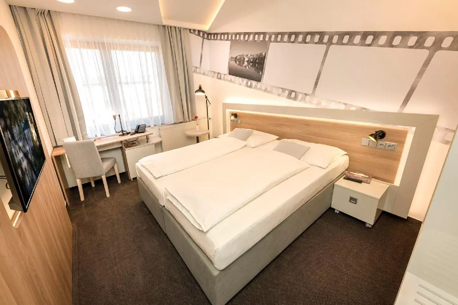 Deluxe Double or Twin Room in Hotel Biograf Deluxe Double or Twin Room in Hotel Biograf