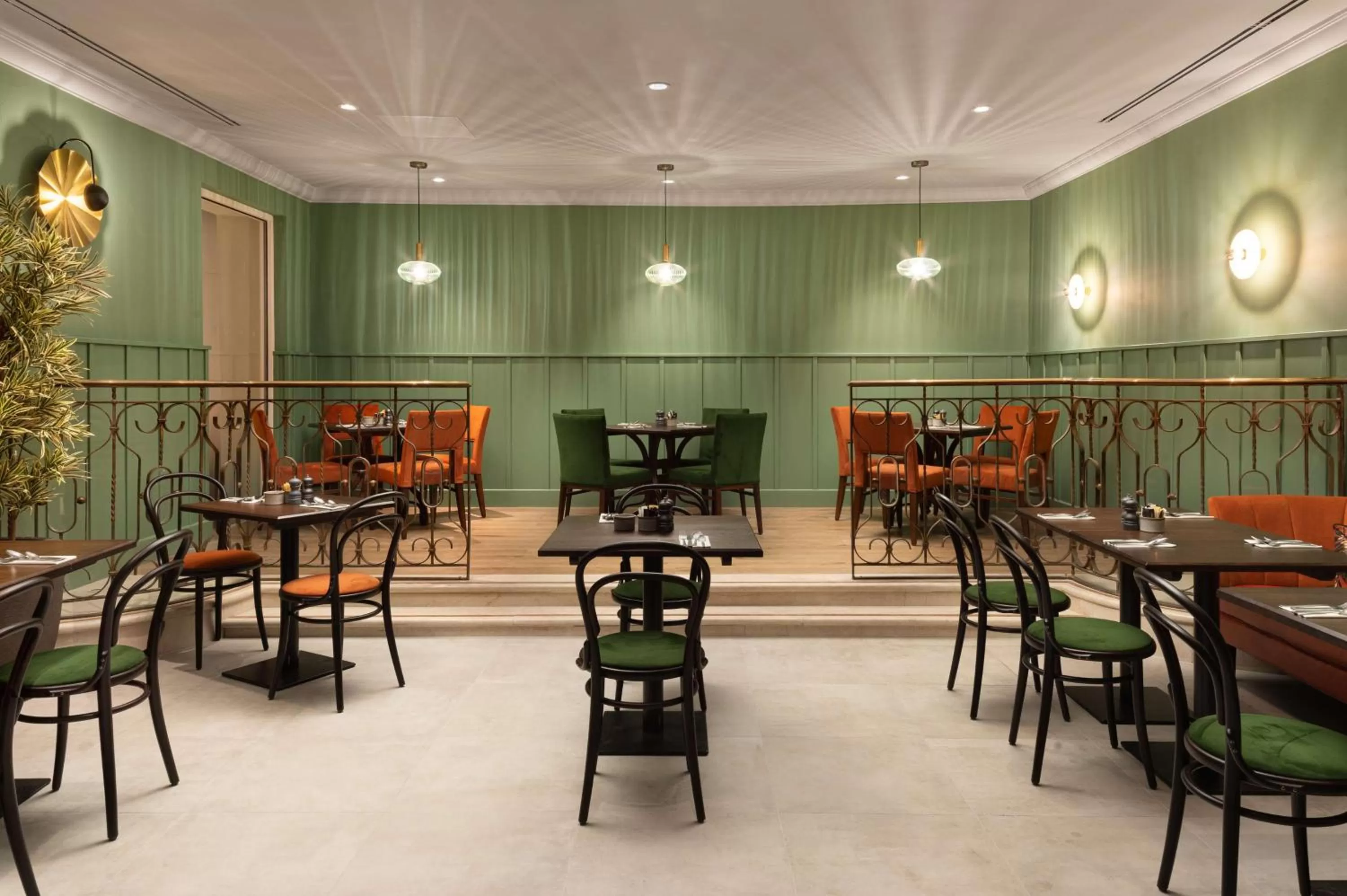 Restaurant/places to eat in Hilton Birmingham Metropole Hotel