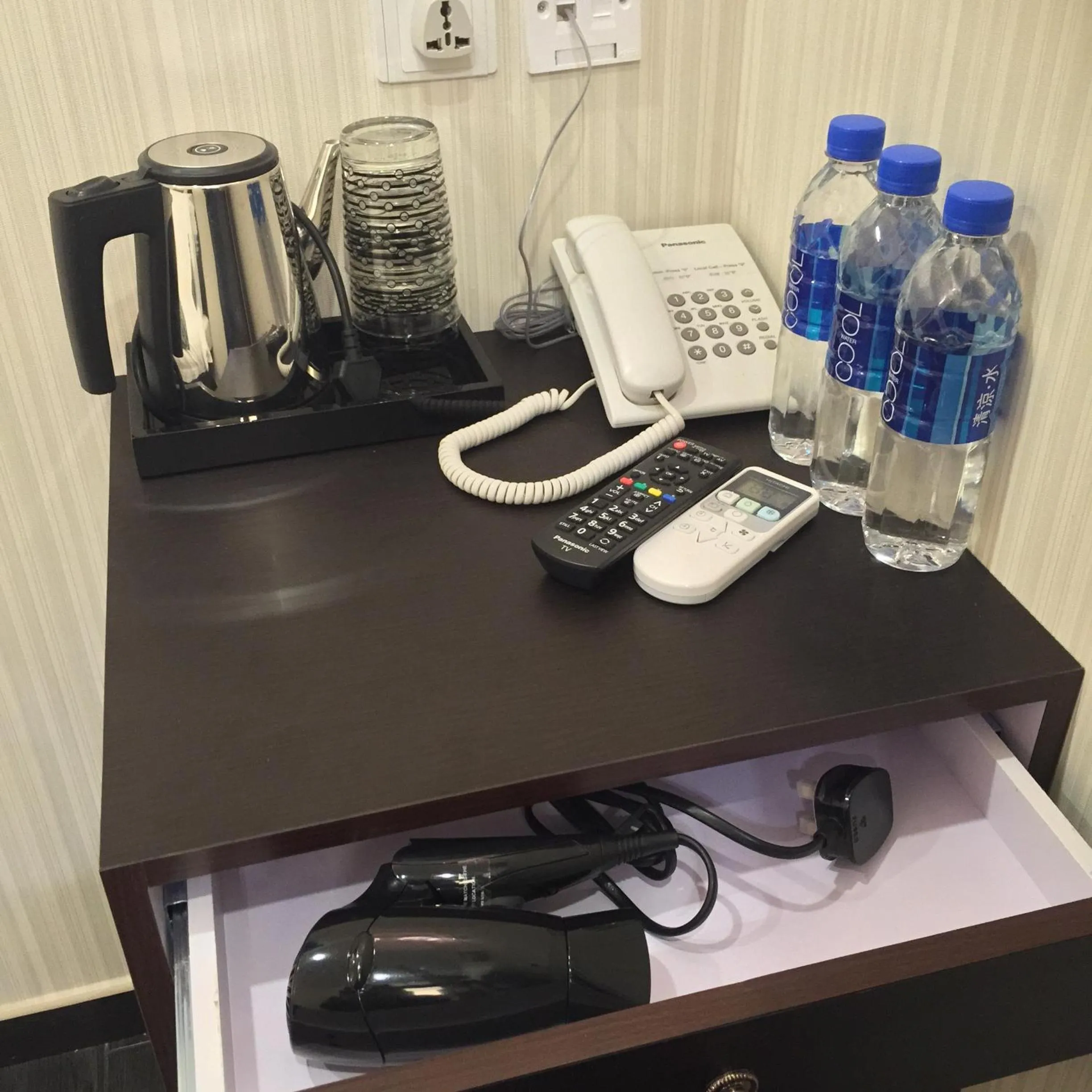 Area and facilities in Seasons Hotel - Causeway Bay