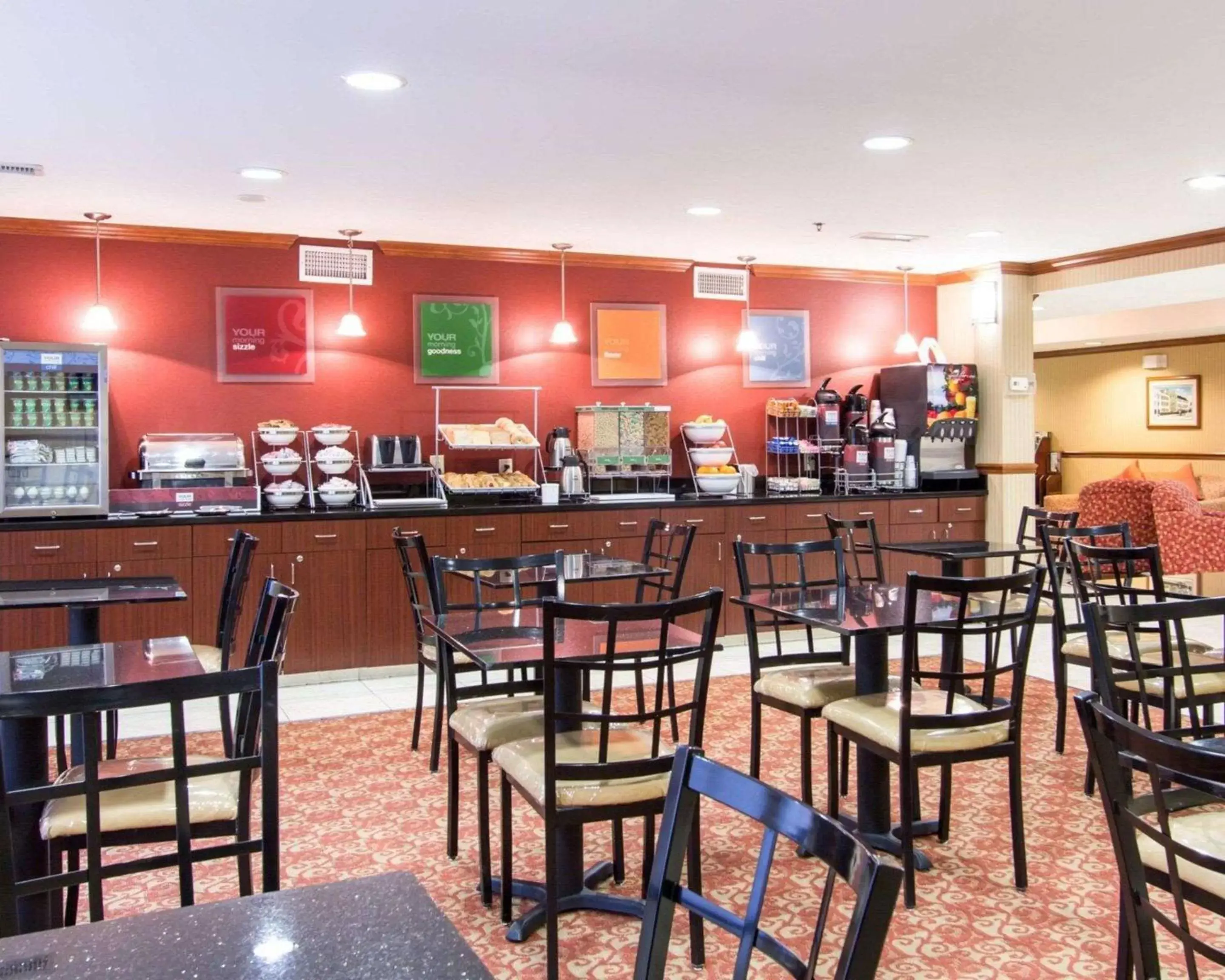 Restaurant/Places to Eat in Comfort Inn & Suites Airport Convention Center