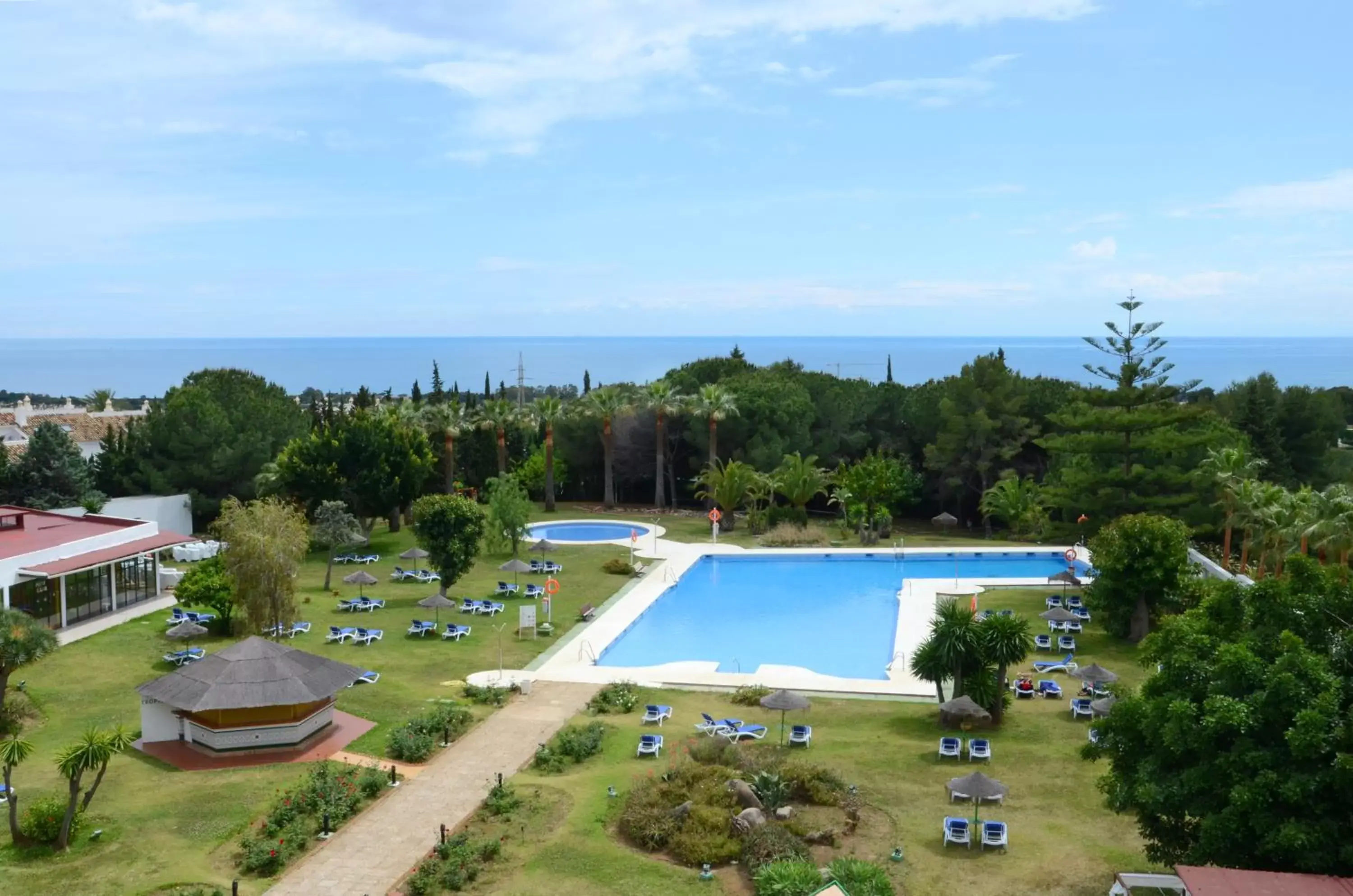 Bedroom, Pool View in TRH Paraíso