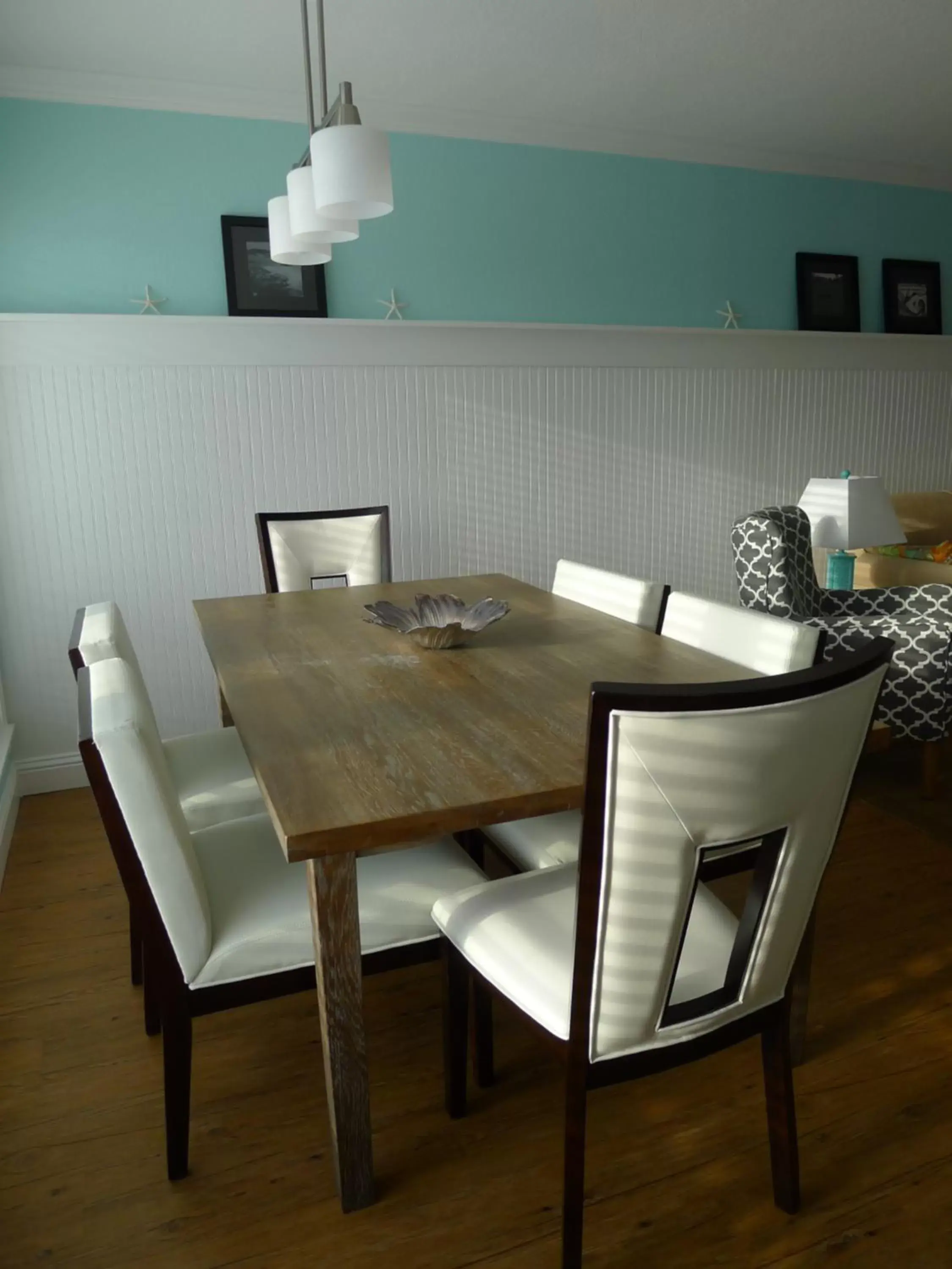 Dining Area in Executive Keys Condominiums on the Beach