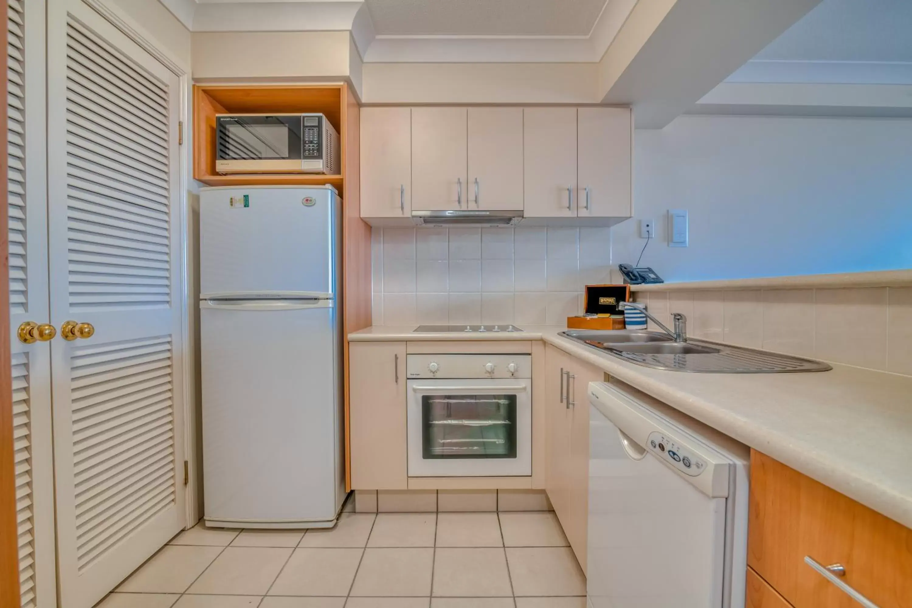 Kitchen or kitchenette, Kitchen/Kitchenette in Bel Air on Broadbeach