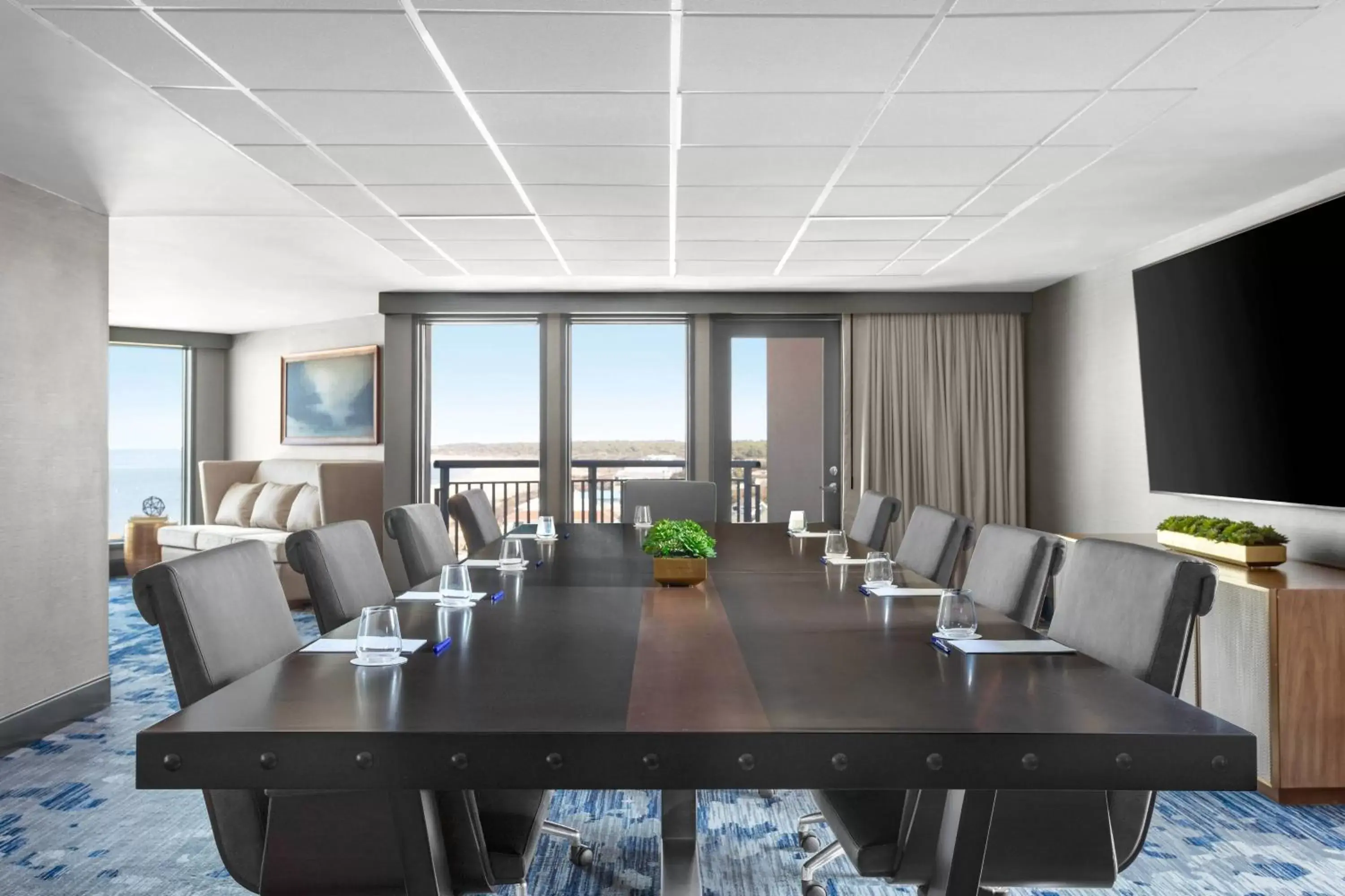Meeting/conference room in Delta Hotels by Marriott Virginia Beach Waterfront
