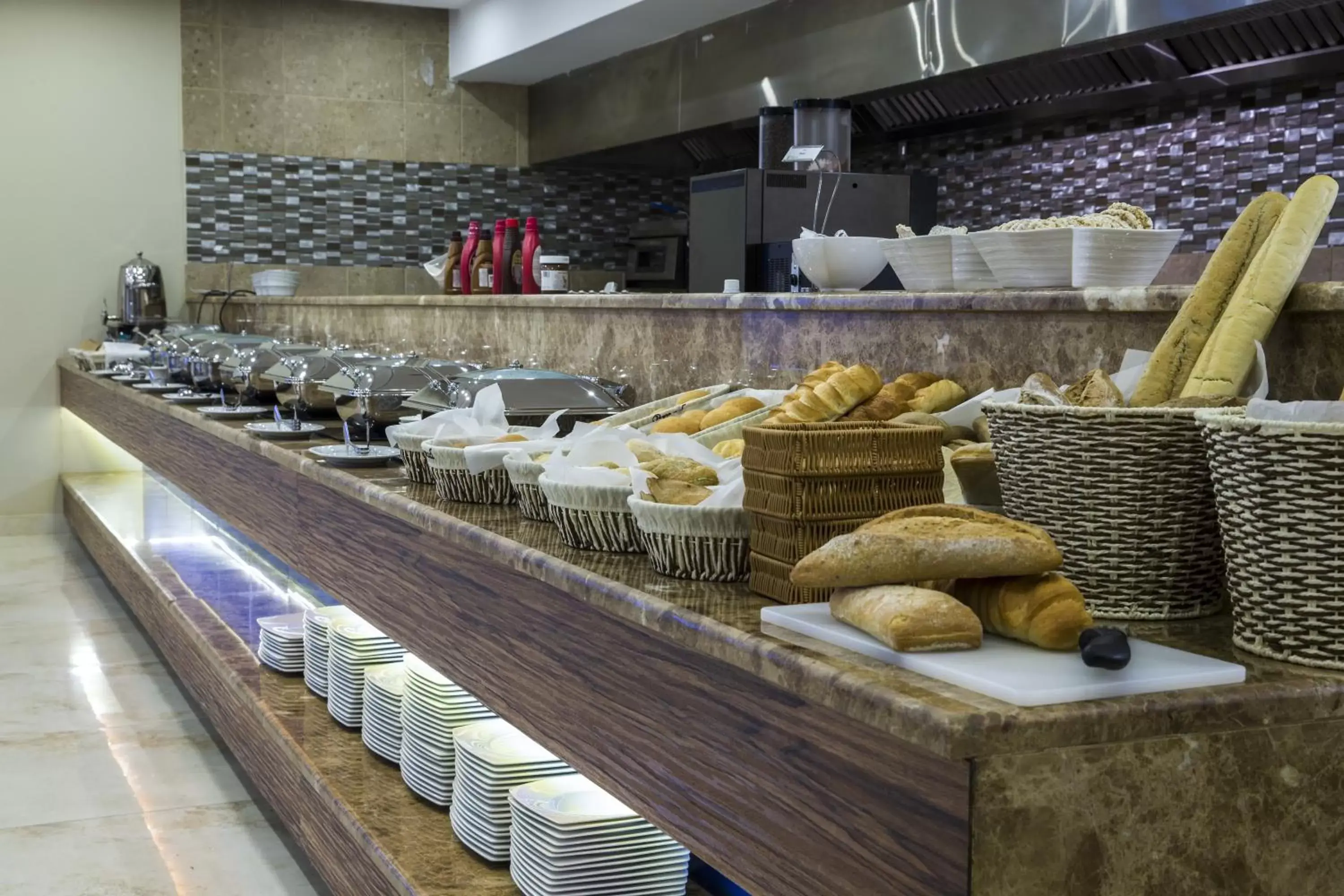Restaurant/places to eat in Radisson Blu Plaza Jeddah