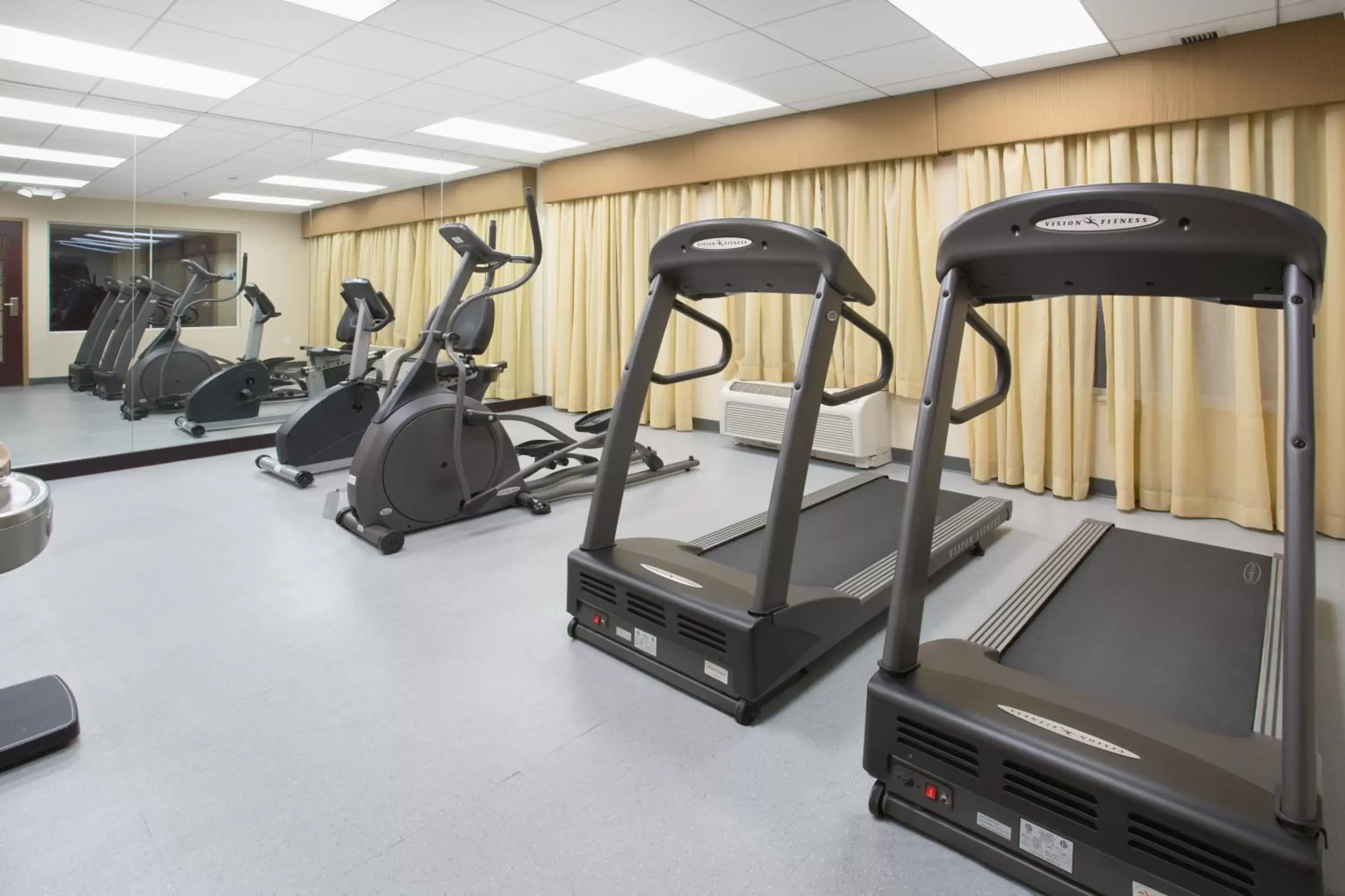 Fitness centre/facilities, Fitness Center/Facilities in Holiday Inn Express Hotel & Suites Minot South, an IHG Hotel