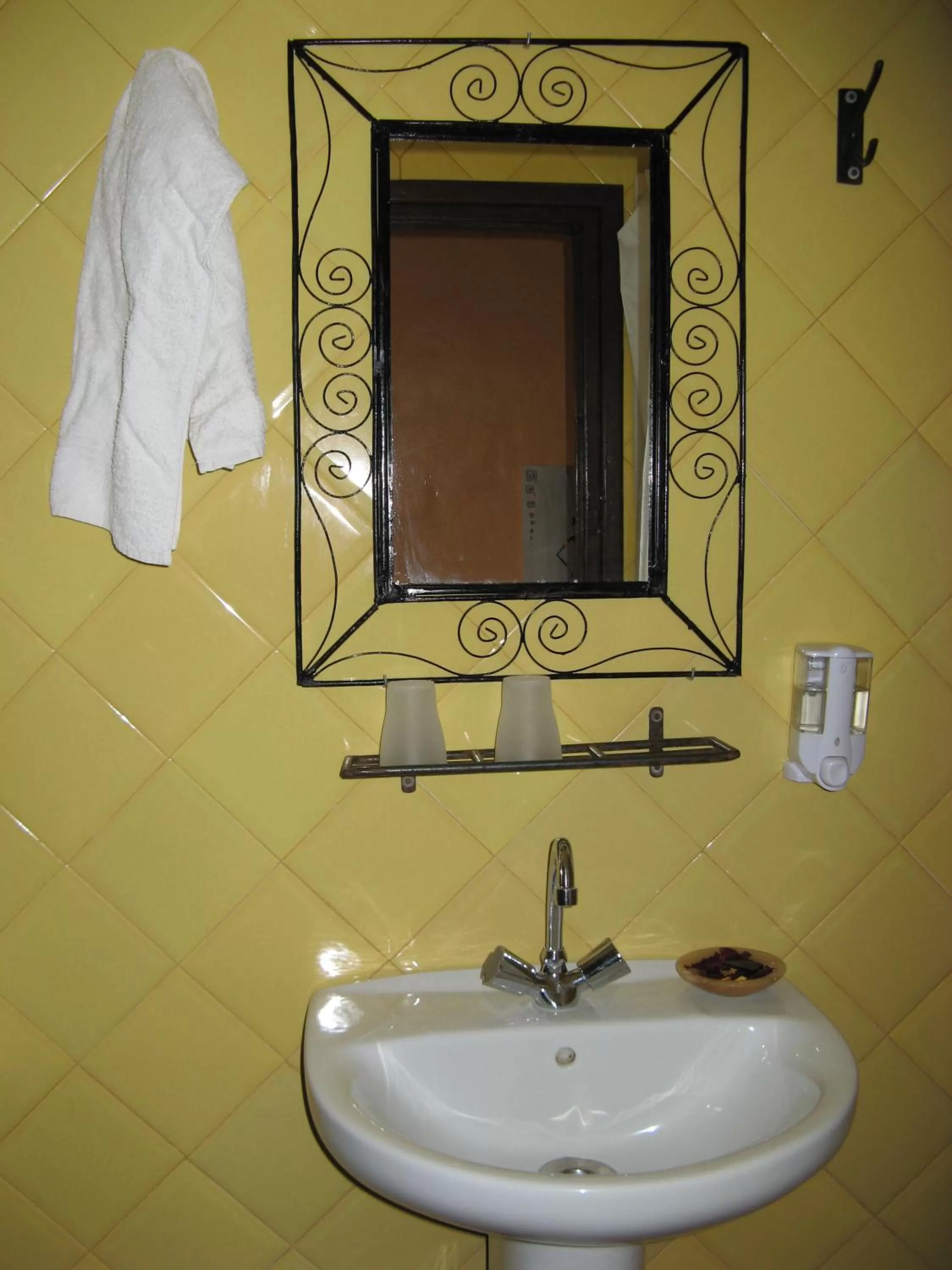 Bathroom in Auberge Tinit