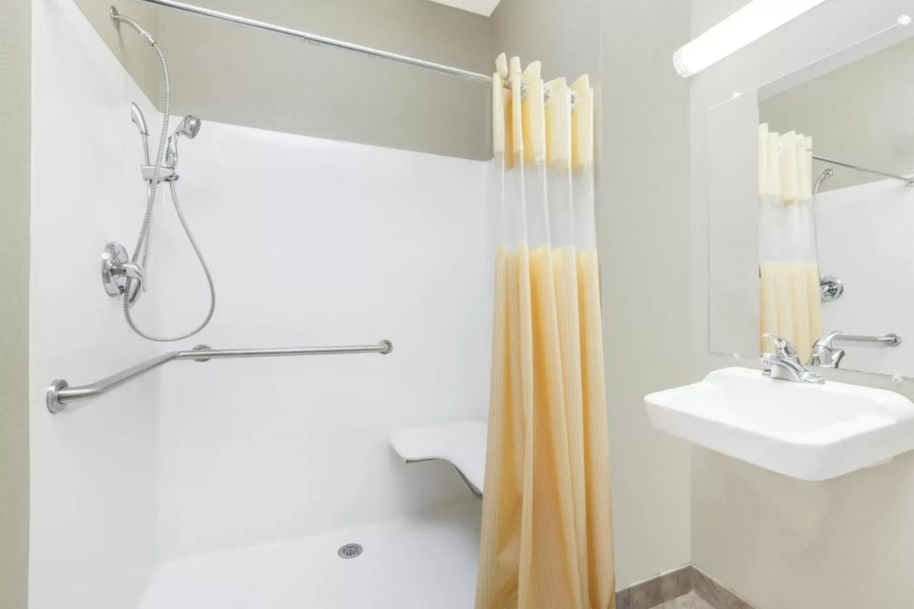 Bathroom in Days Inn & Suites by Wyndham Marquez