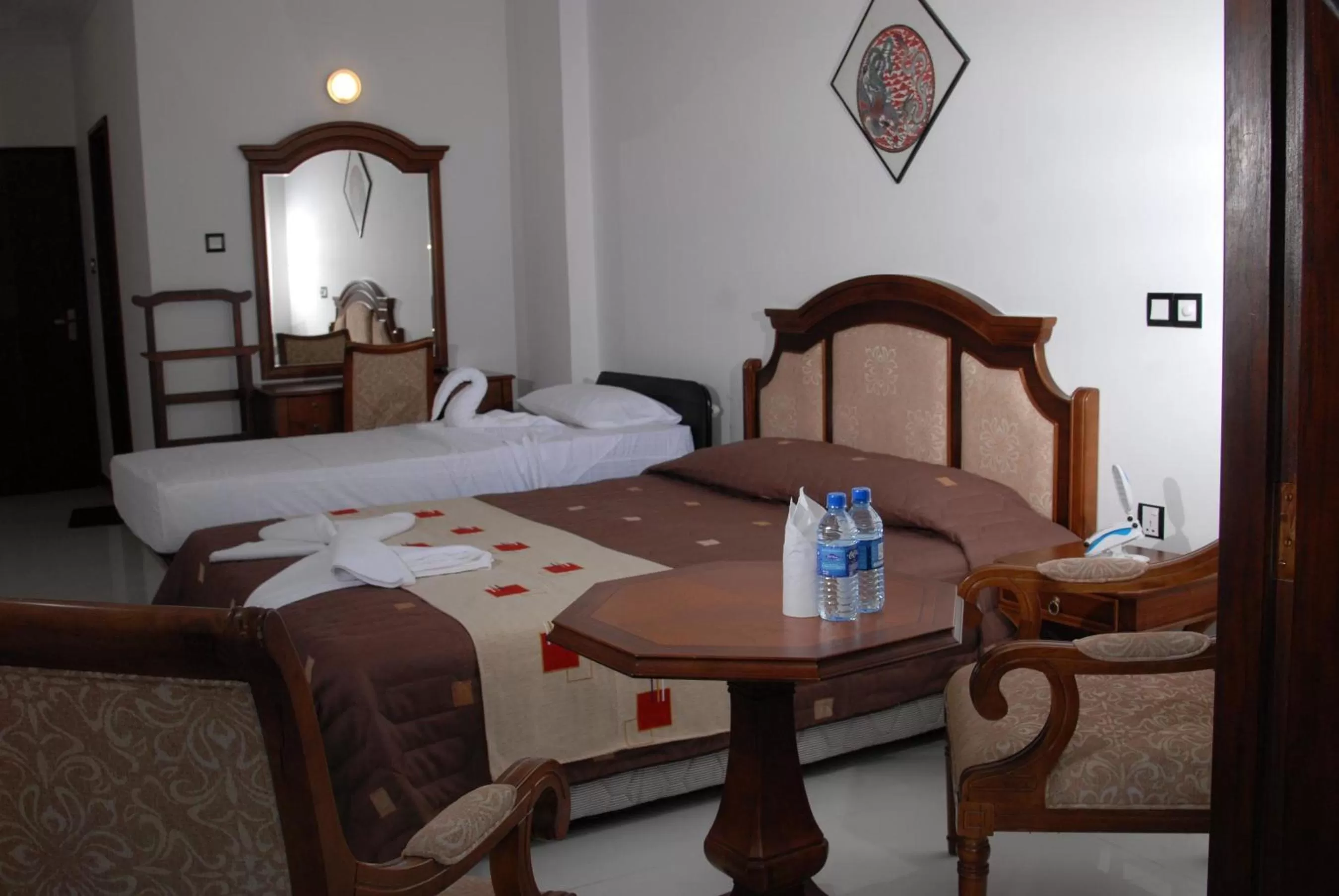 Photo of the whole room, Bed in Eagle's Residence