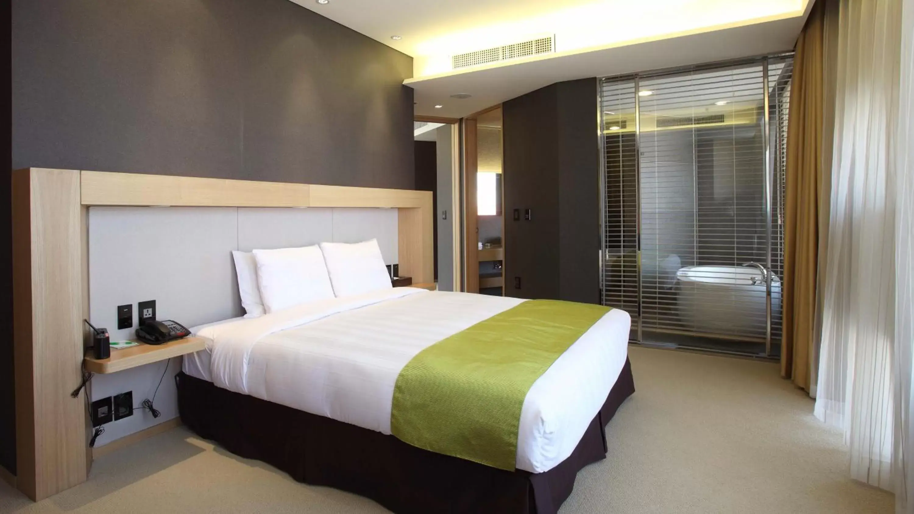 Photo of the whole room, Bed in Holiday Inn Gwangju, an IHG Hotel