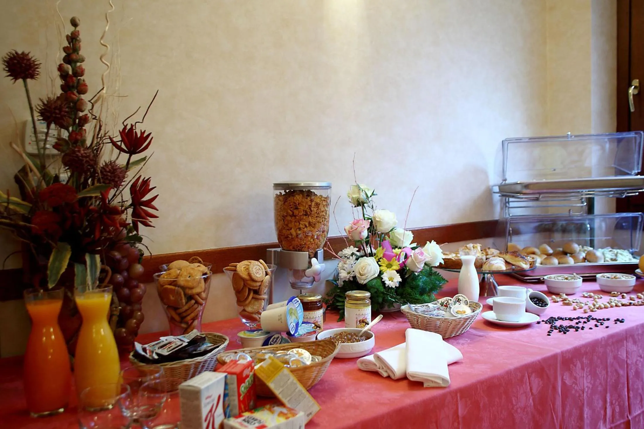 Restaurant/places to eat in Hotel Cavour