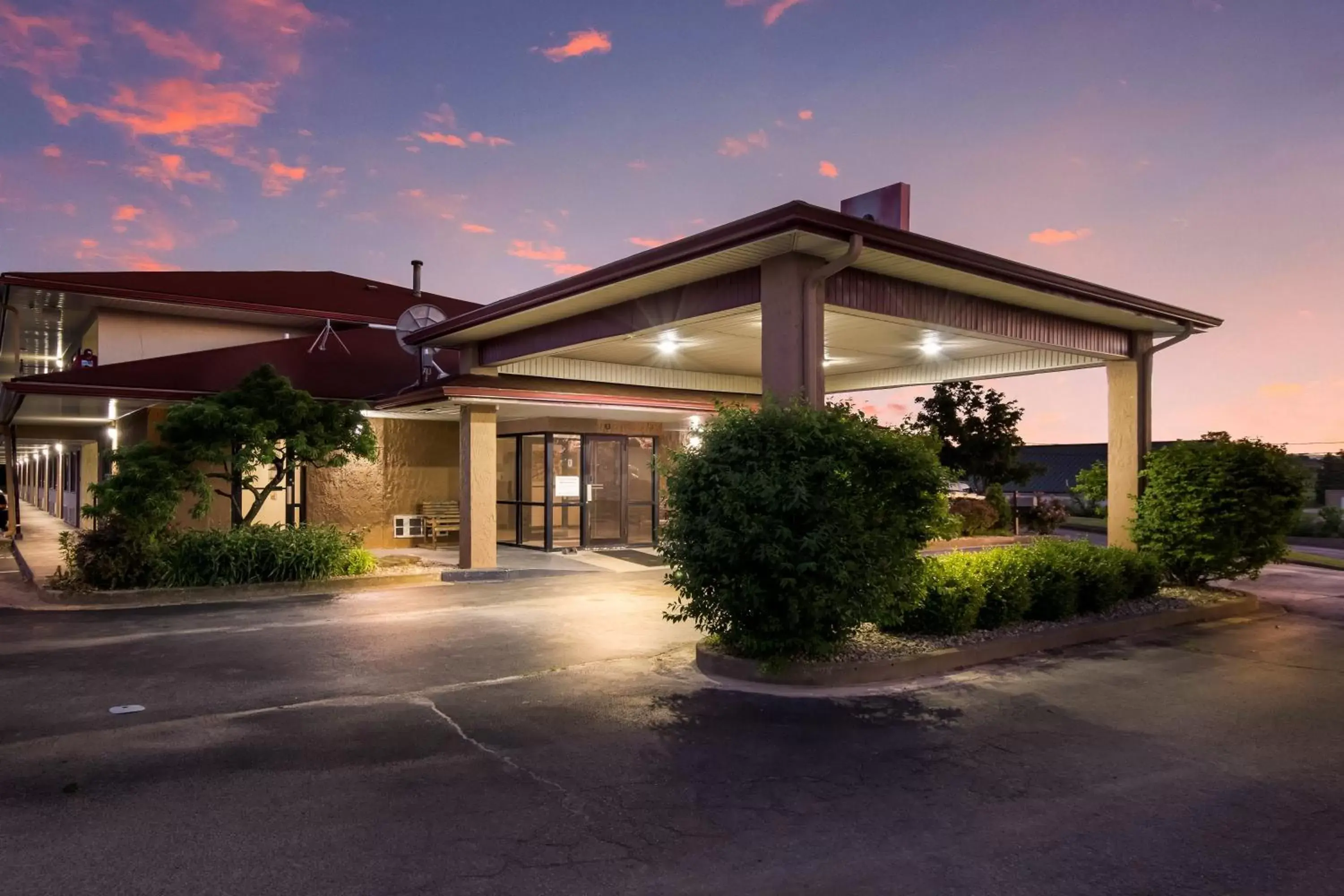 Property Building in Red Roof Inn Shelbyville