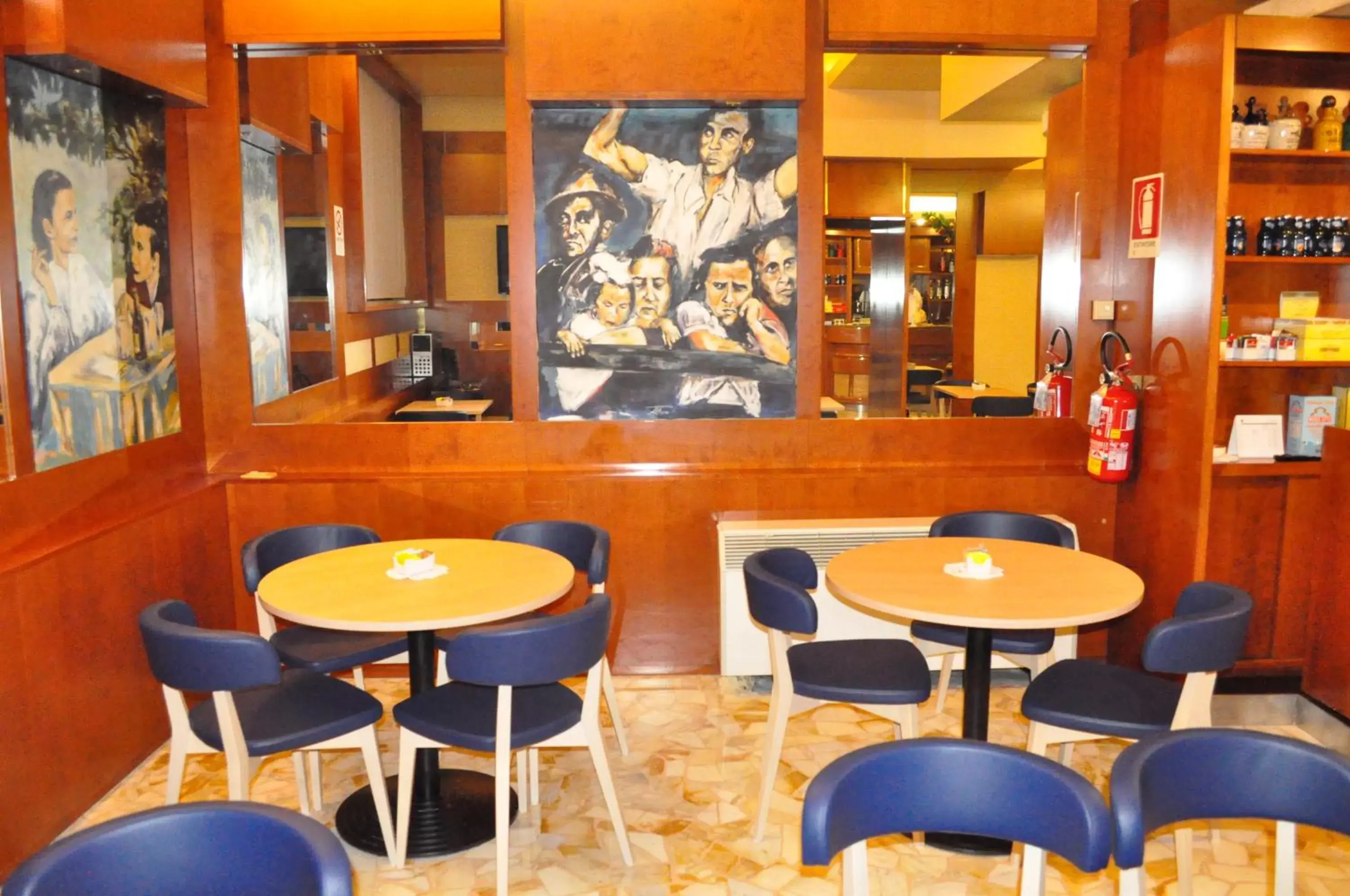 Communal lounge/ TV room, Lounge/Bar in Hotel Igea