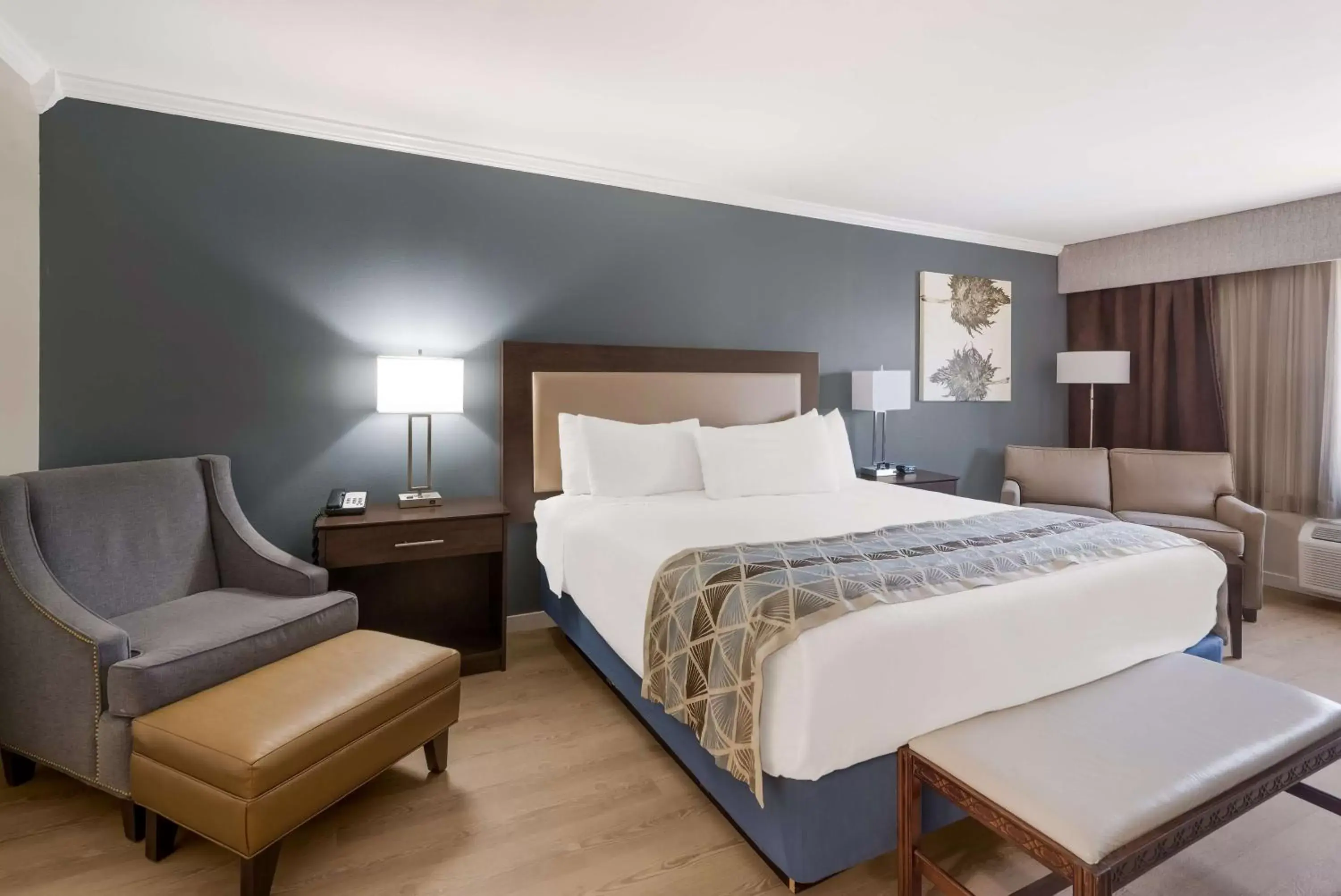 Bedroom, Bed in Best Western Mountain View Inn