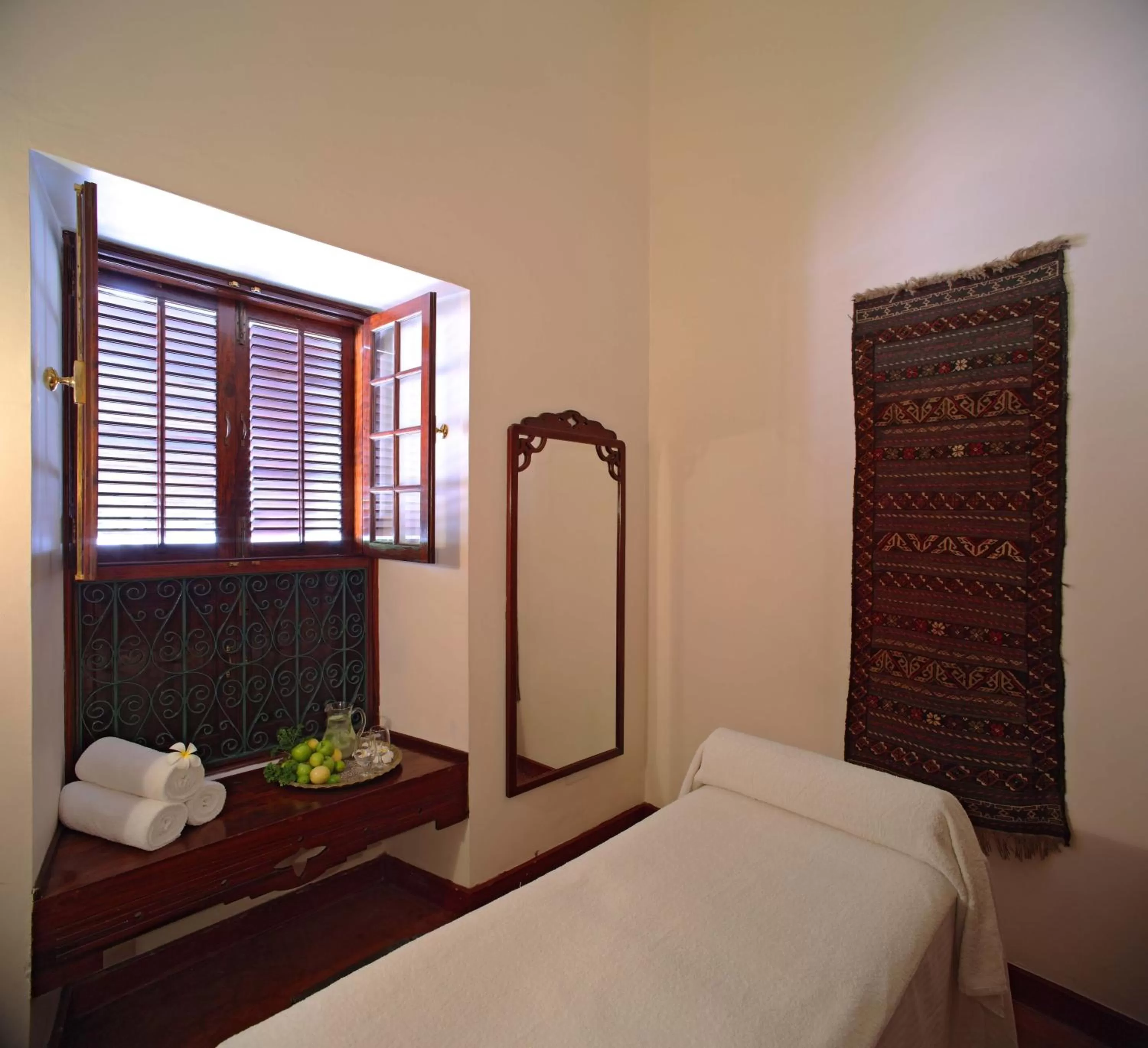 Massage, Bed in Zanzibar Serena Hotel